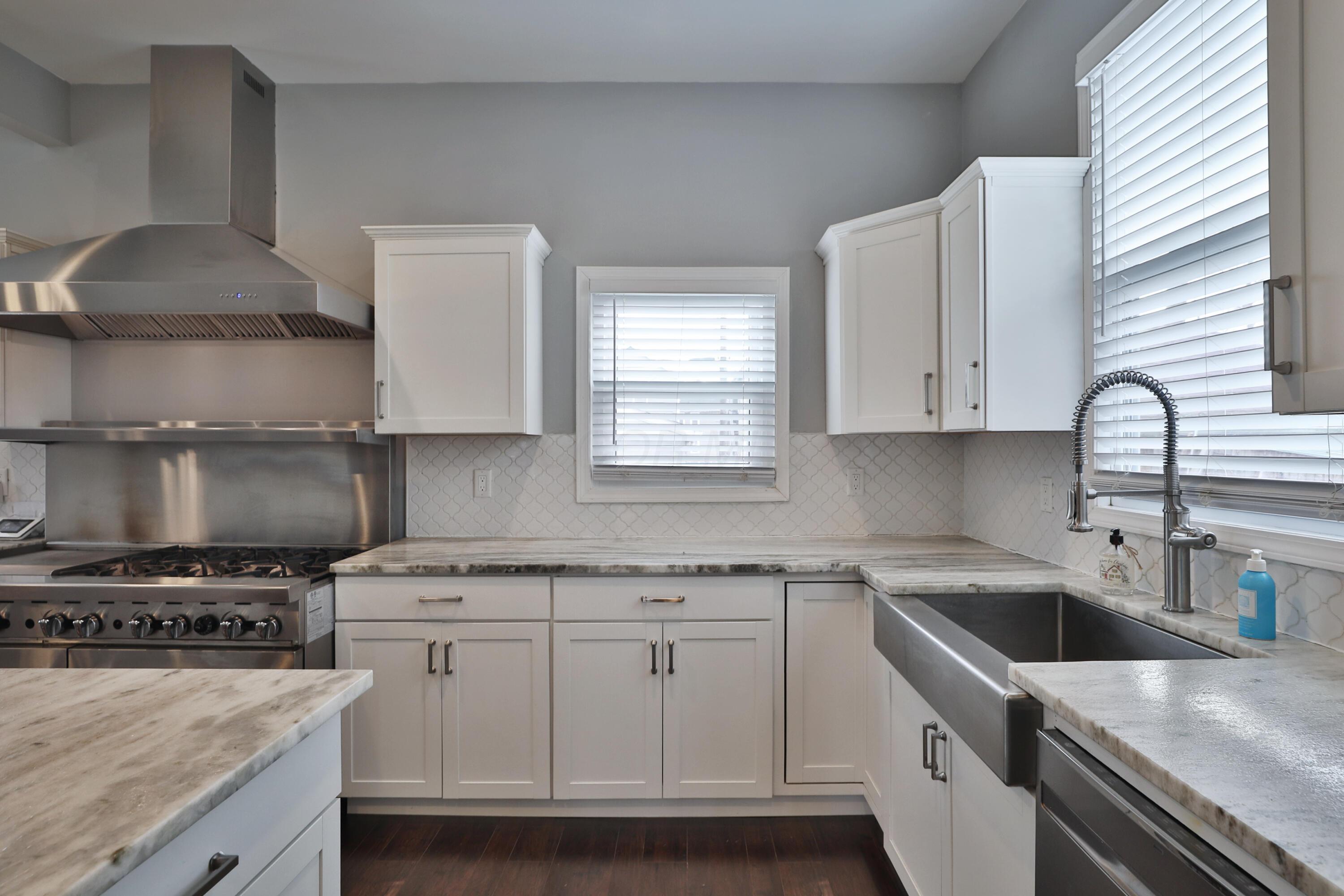 1009 E Whittier Street, 1009