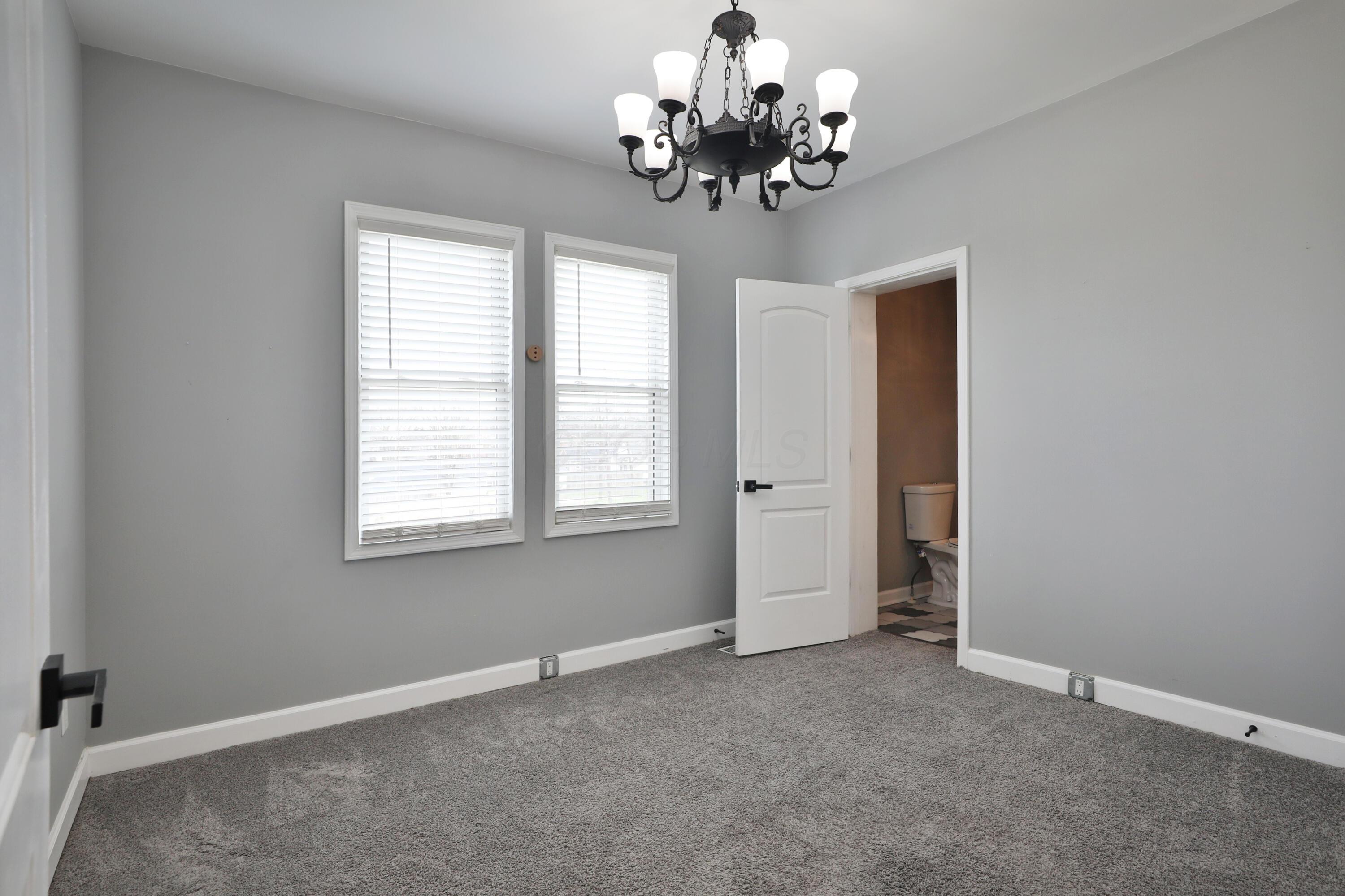 1009 E Whittier Street, 1009