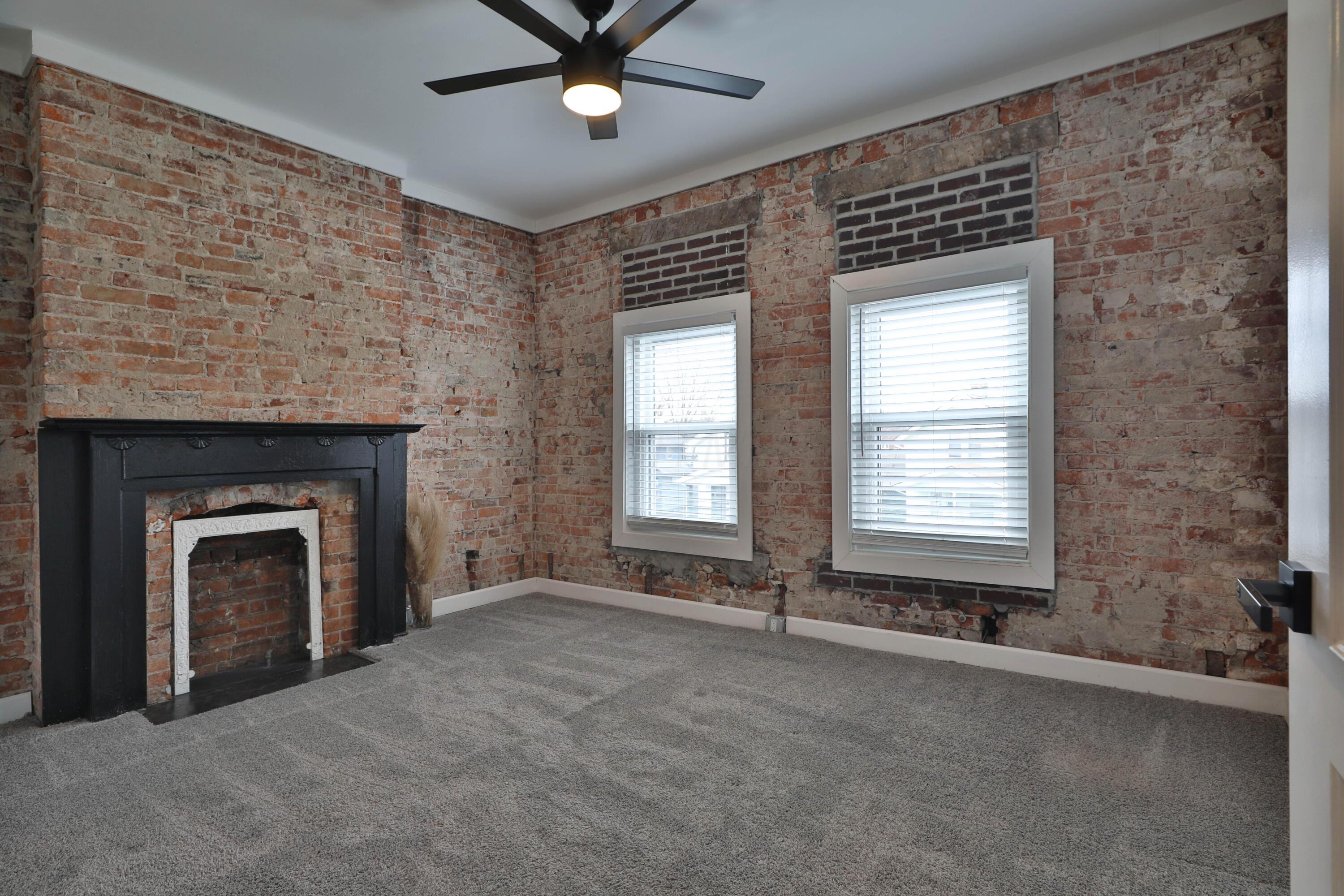 1009 E Whittier Street, 1009