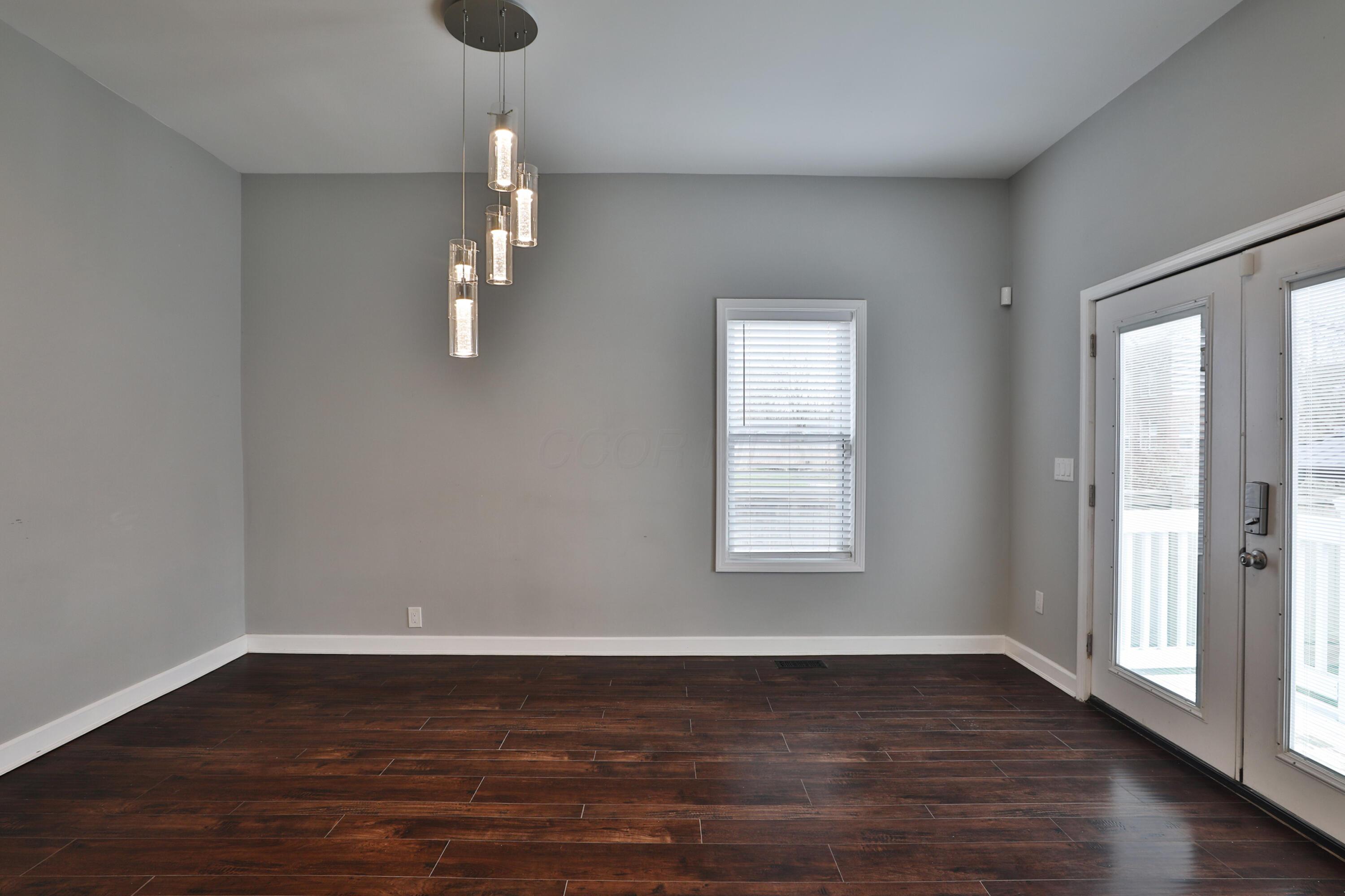 1009 E Whittier Street, 1009