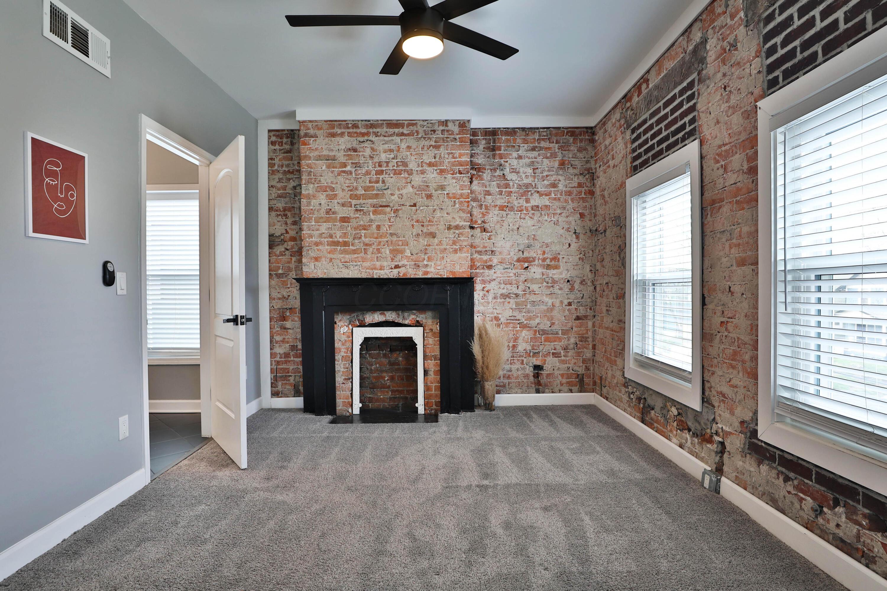 1009 E Whittier Street, 1009