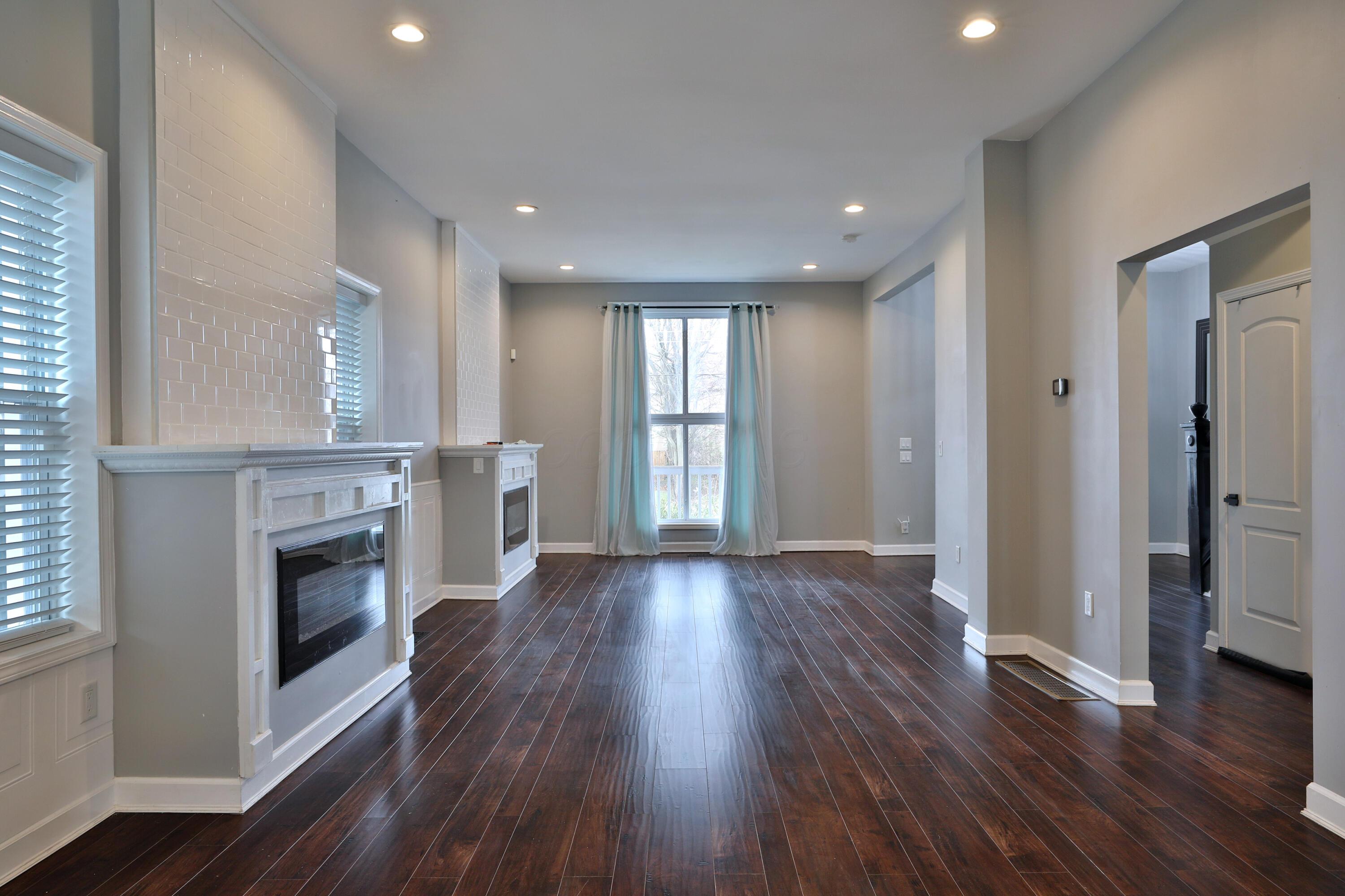 1009 E Whittier Street, 1009