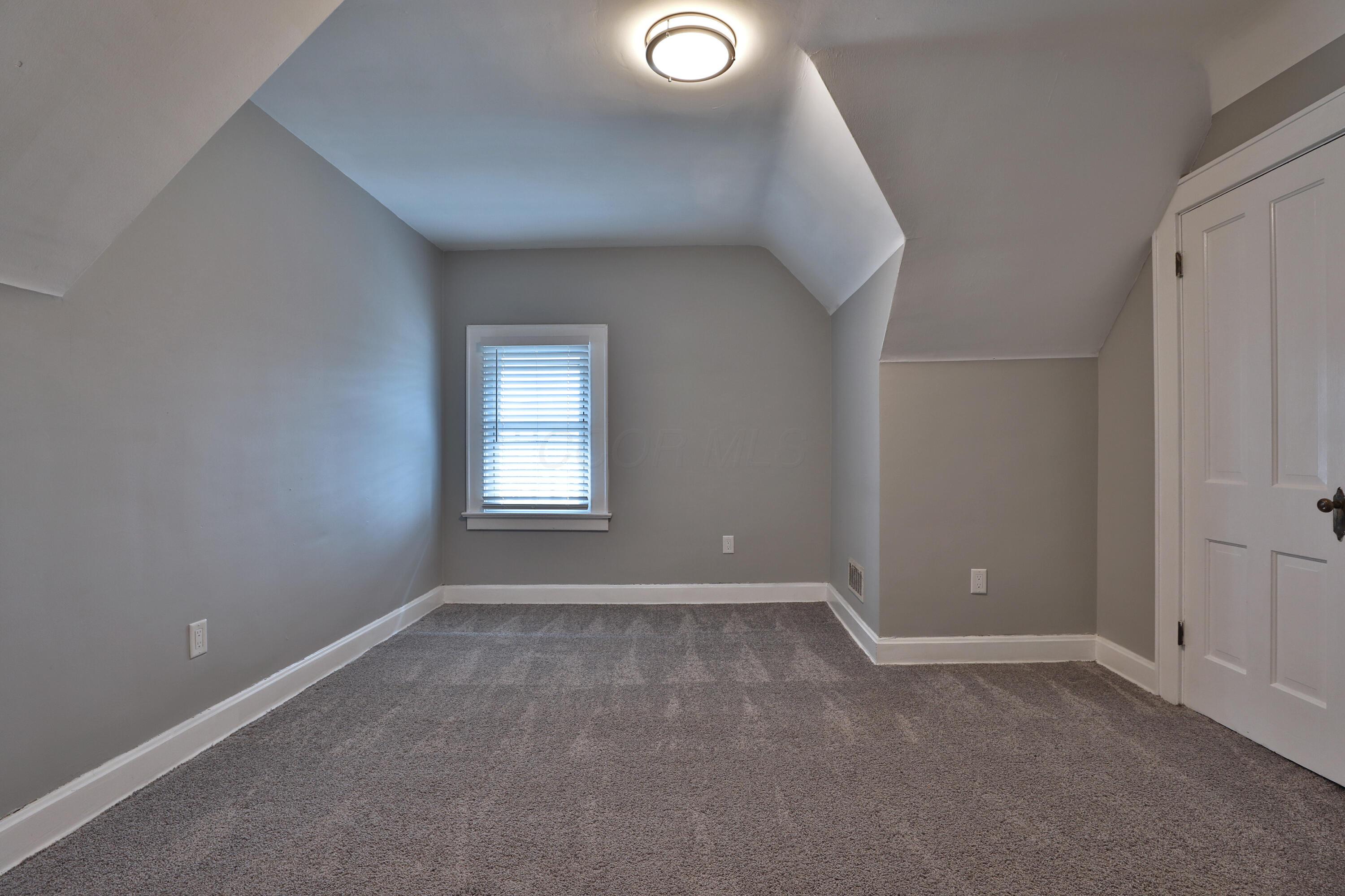 1009 E Whittier Street, 1009