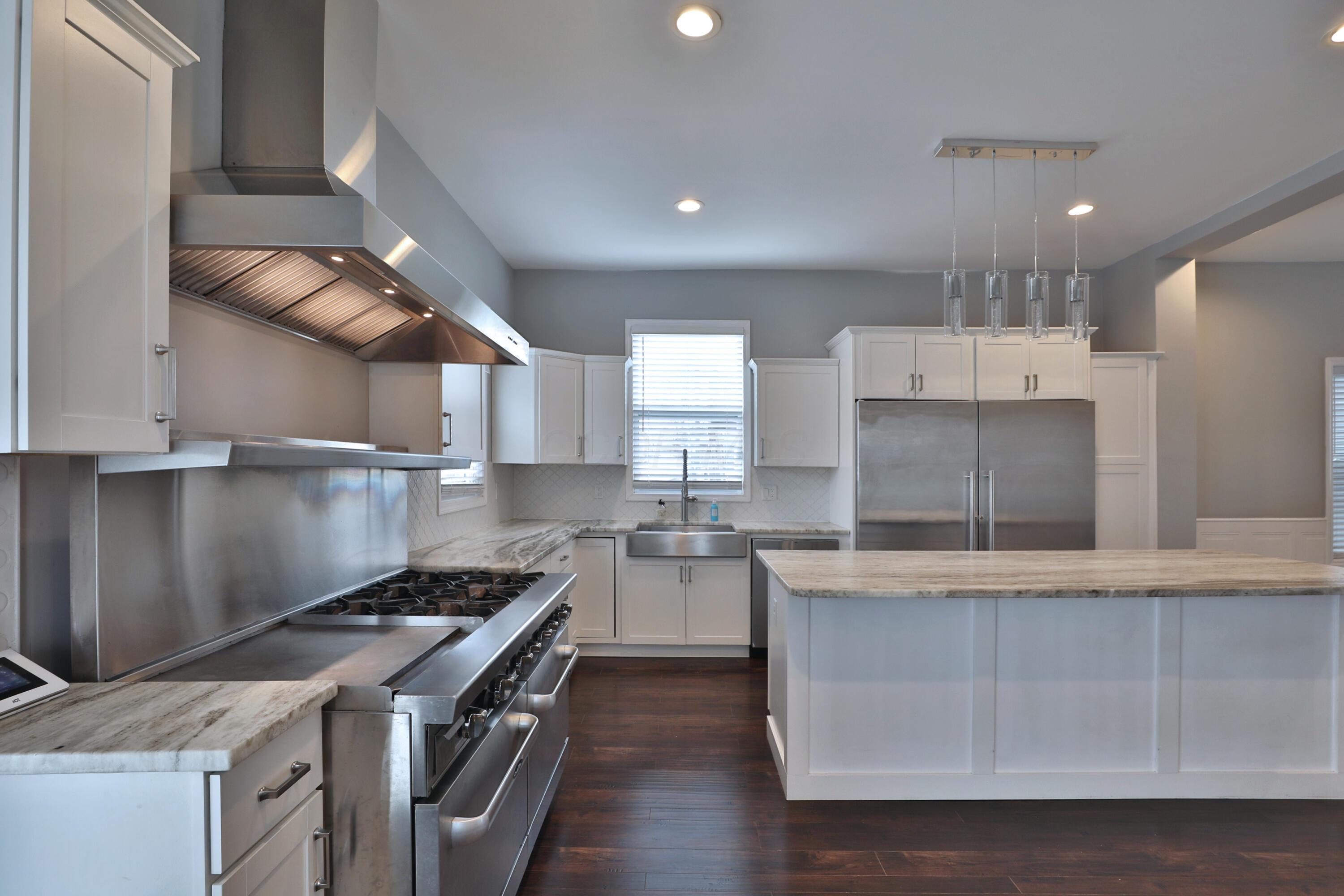 1009 E Whittier Street, 1009