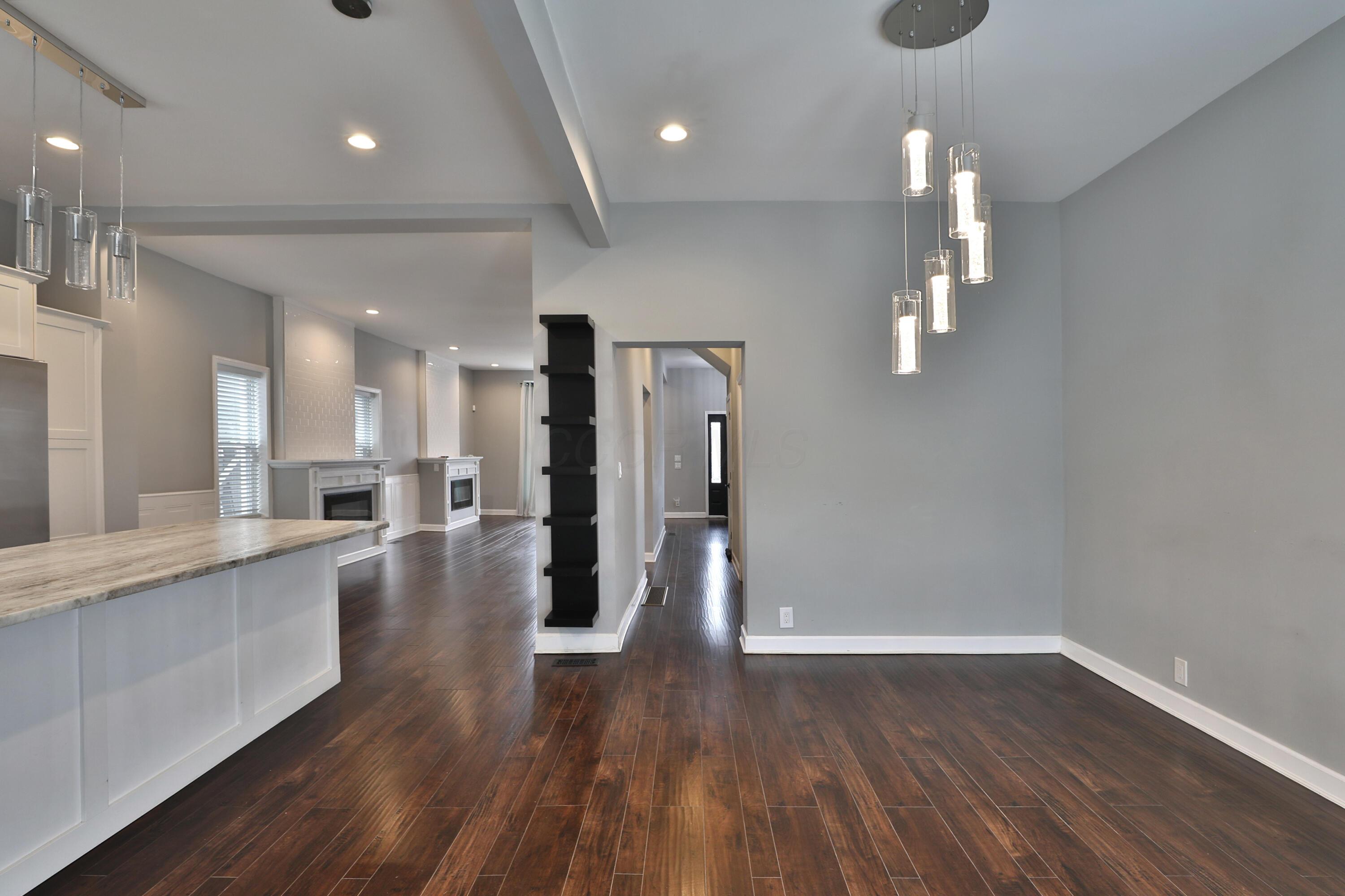 1009 E Whittier Street, 1009