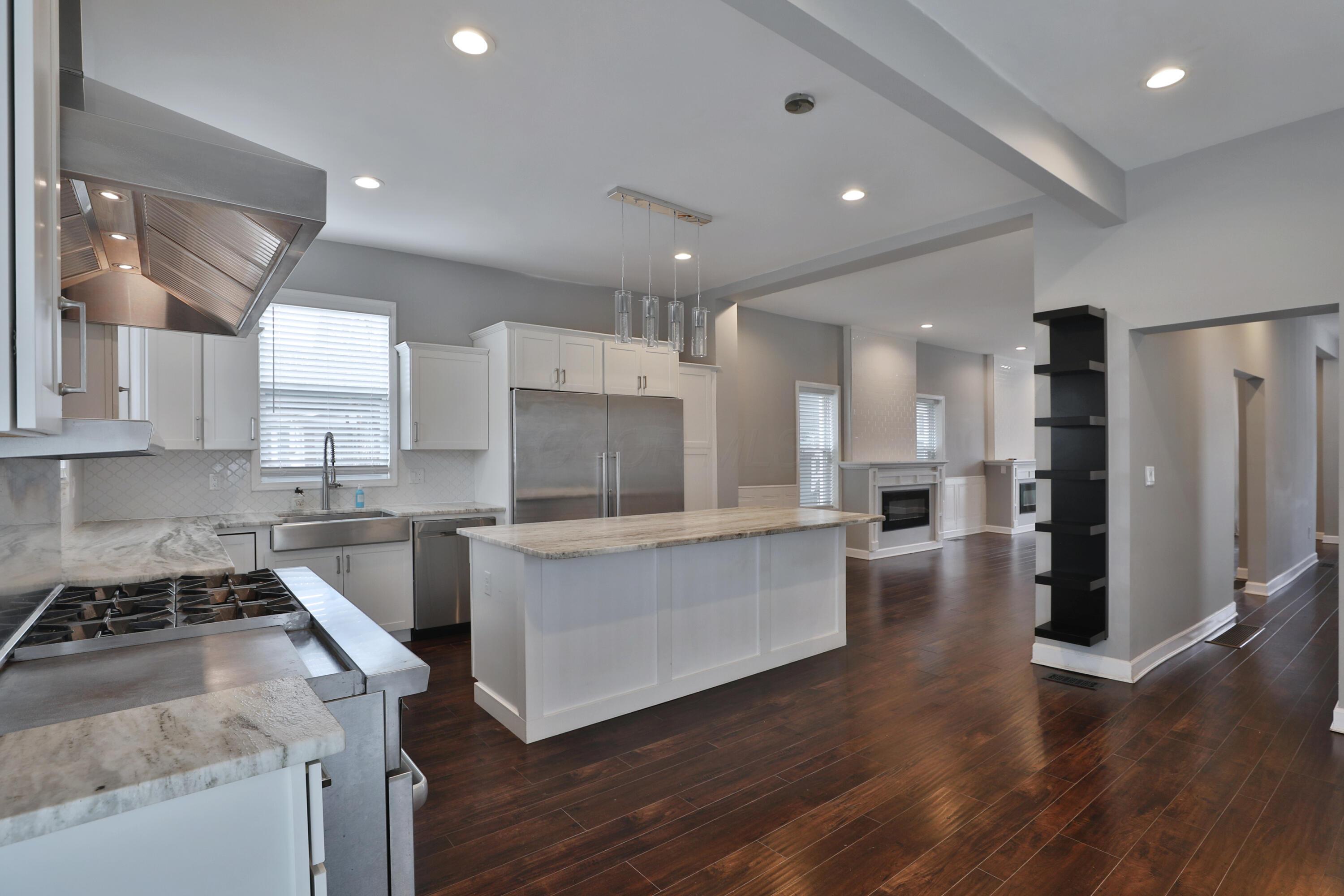 1009 E Whittier Street, 1009