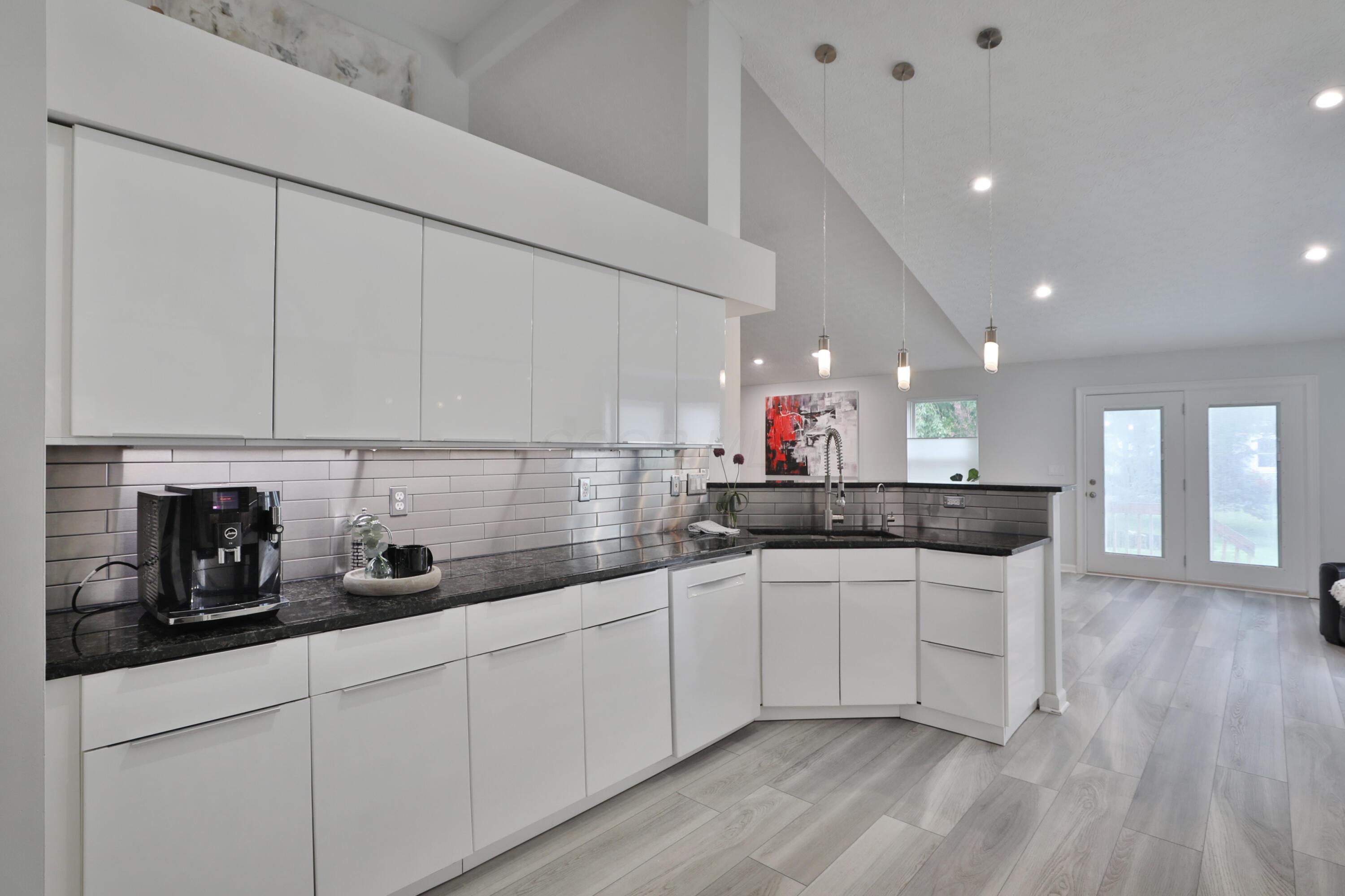 386 Shelby Avenue W