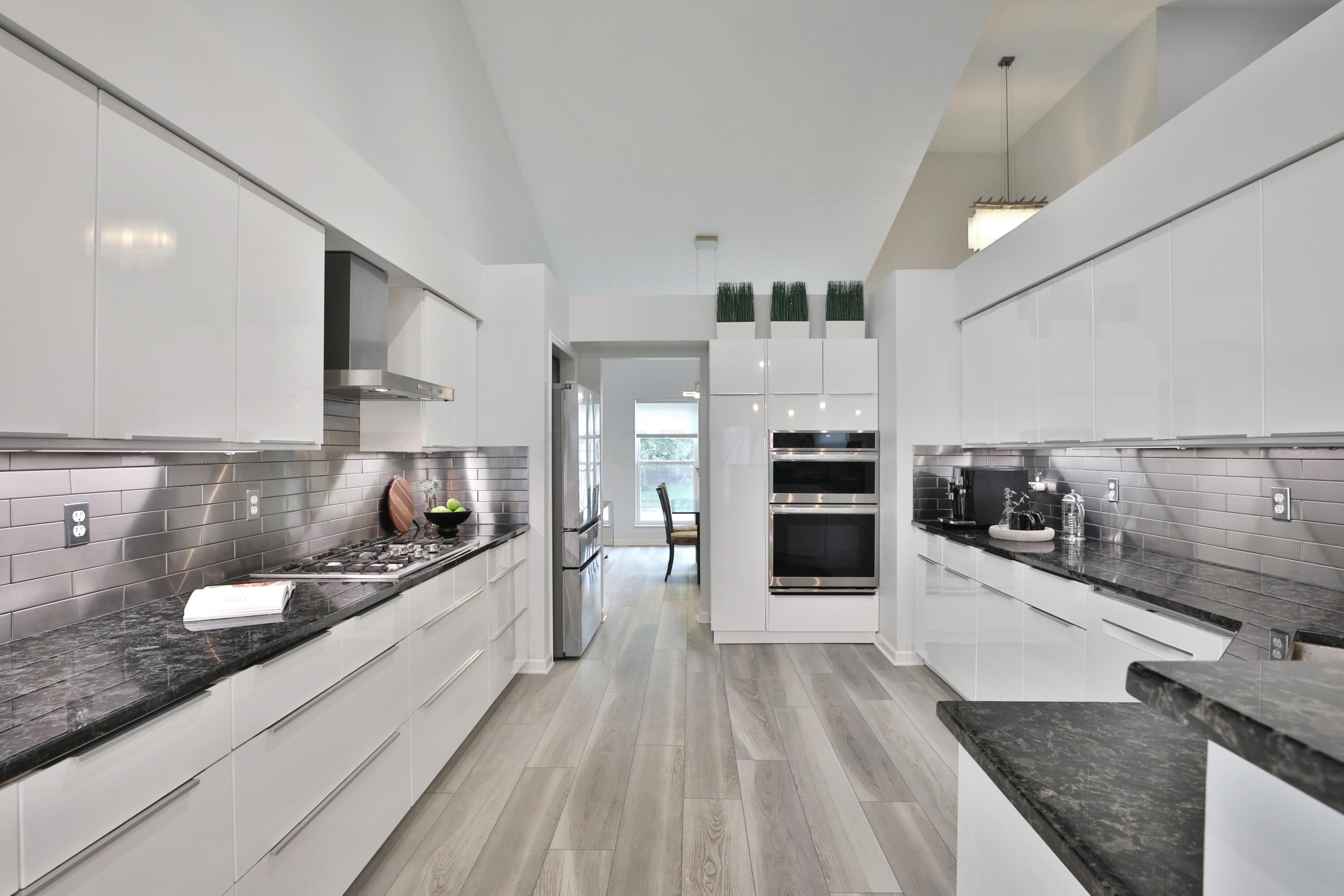 386 Shelby Avenue W
