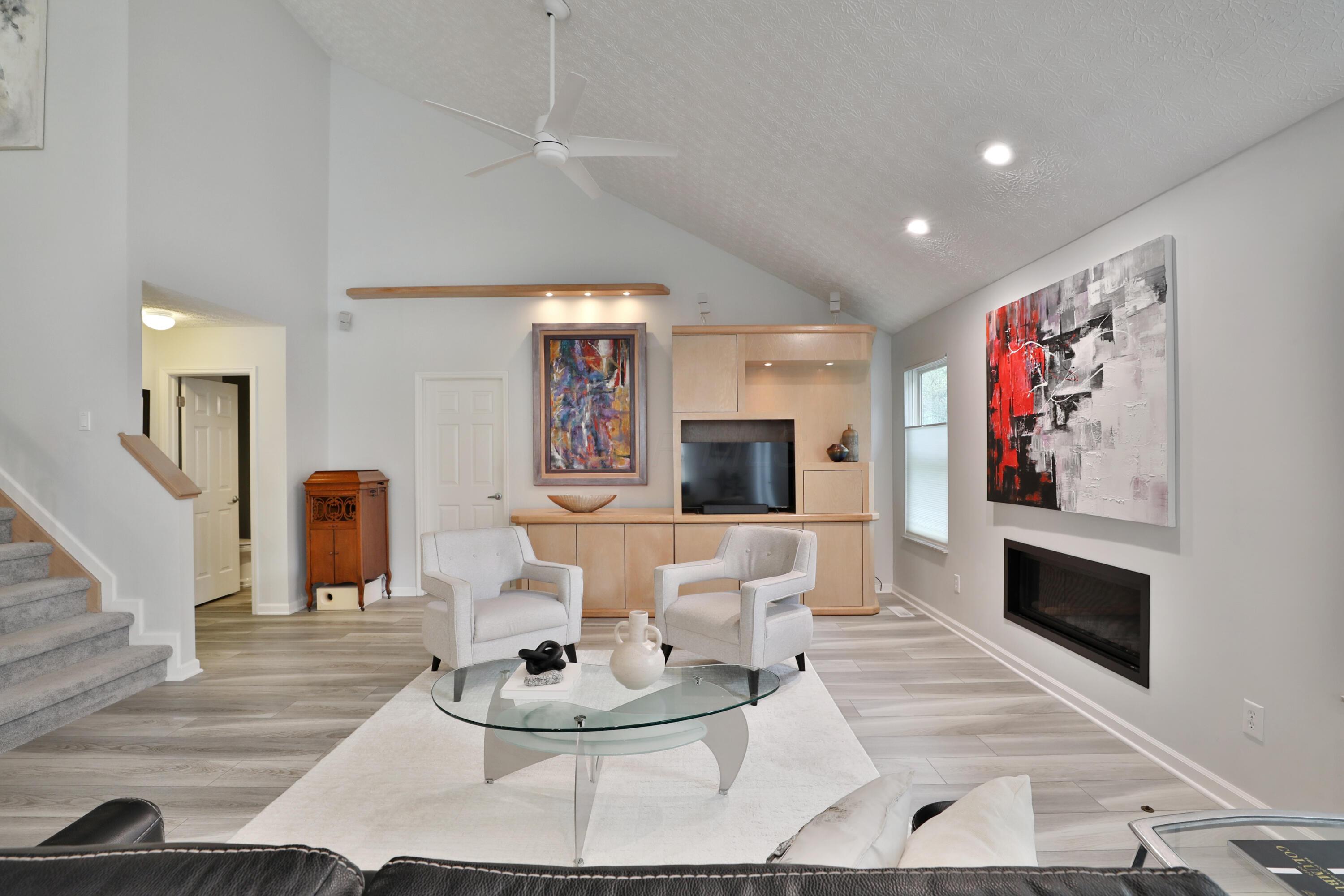 386 Shelby Avenue W
