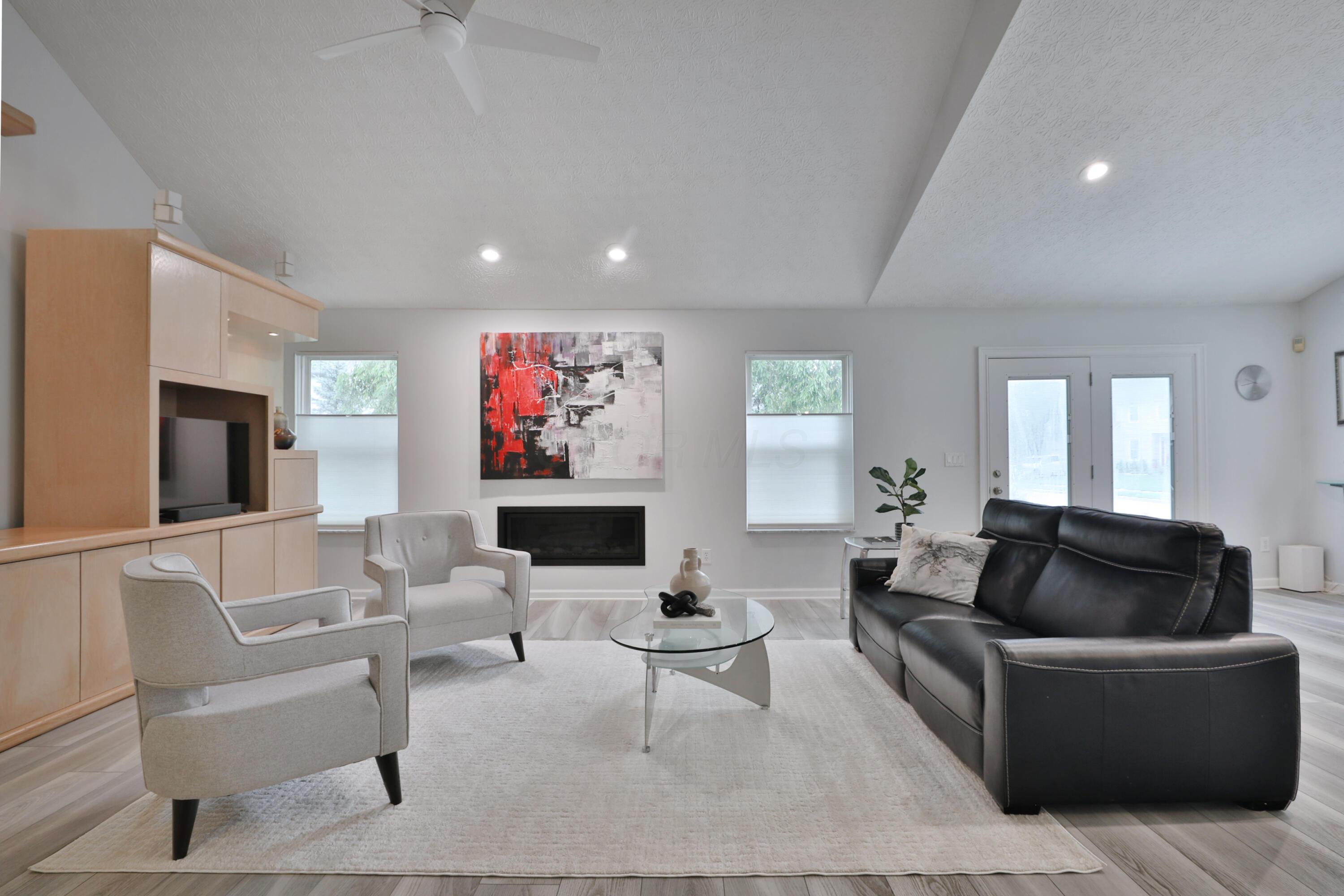 386 Shelby Avenue W
