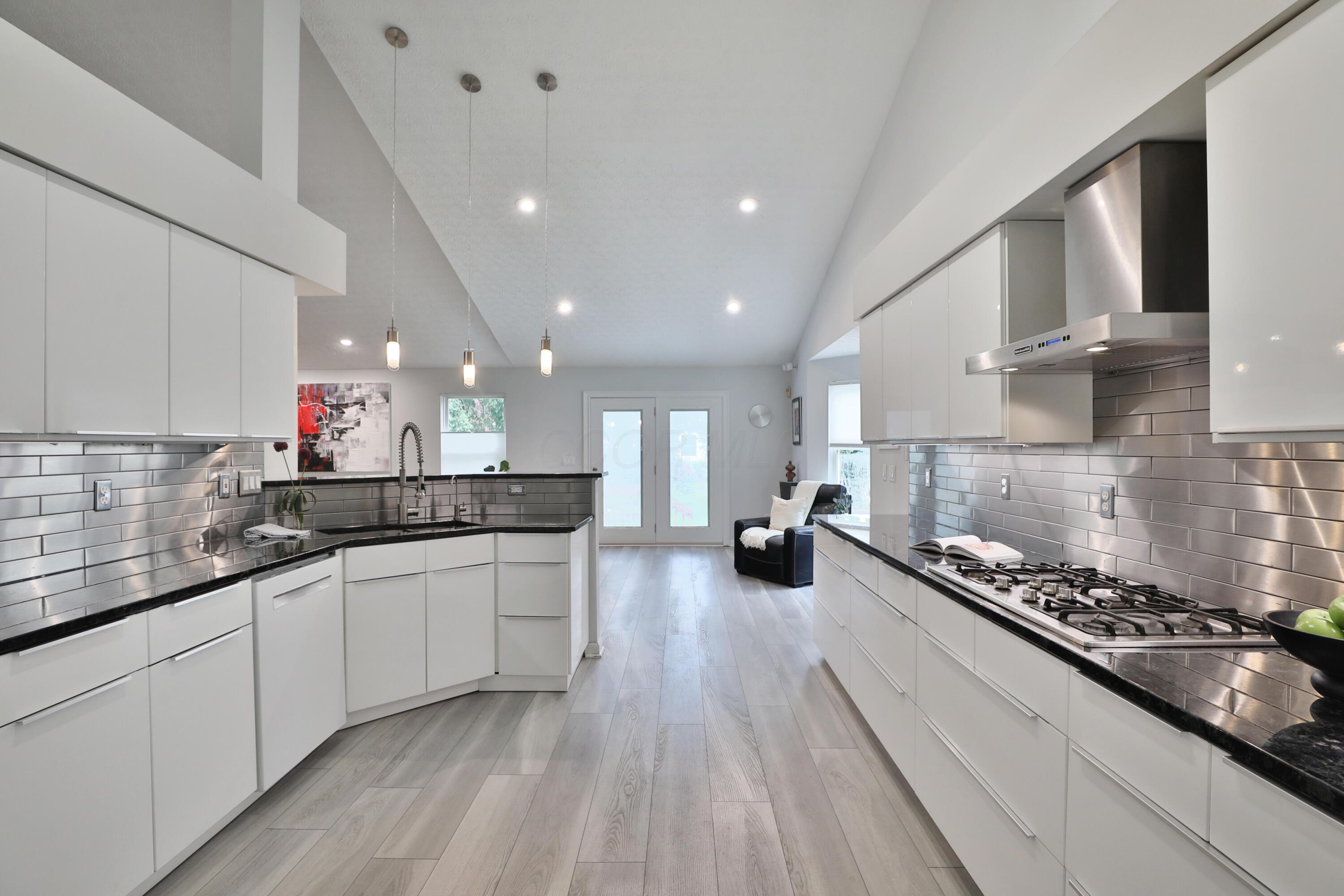386 Shelby Avenue W