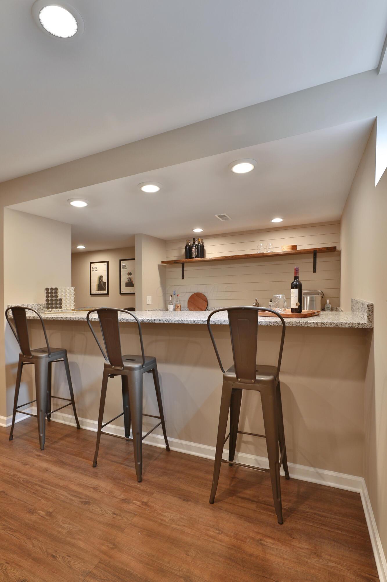 2607 Loris Way