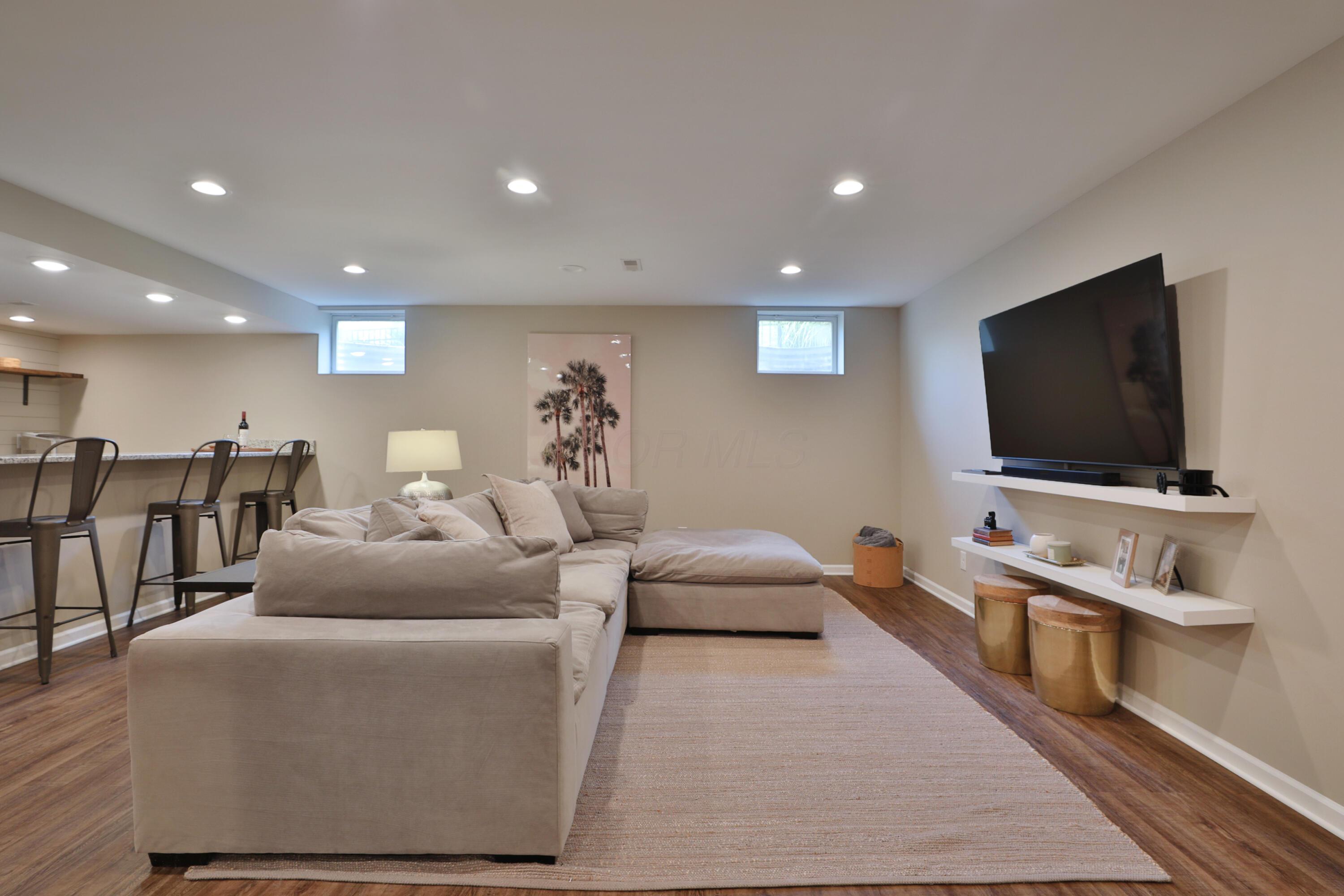 2607 Loris Way