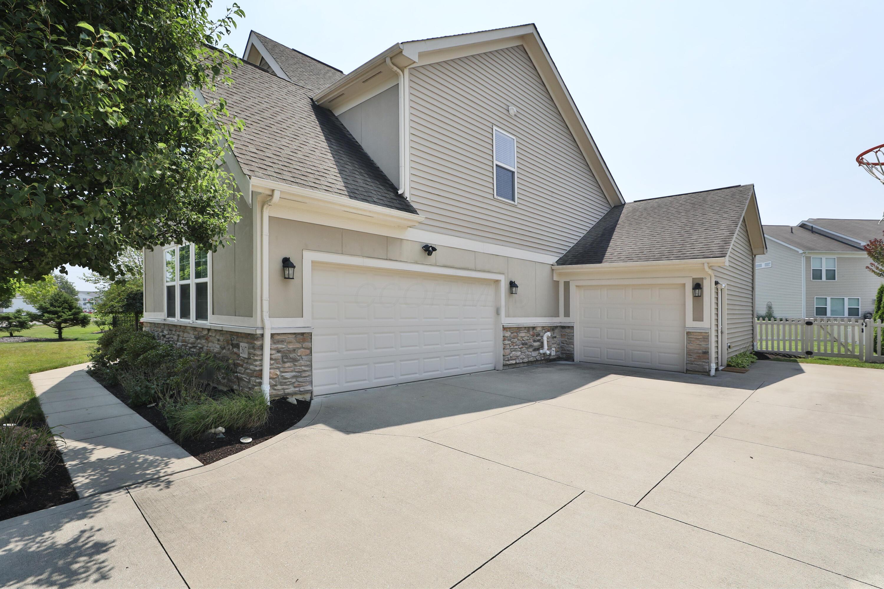 2607 Loris Way