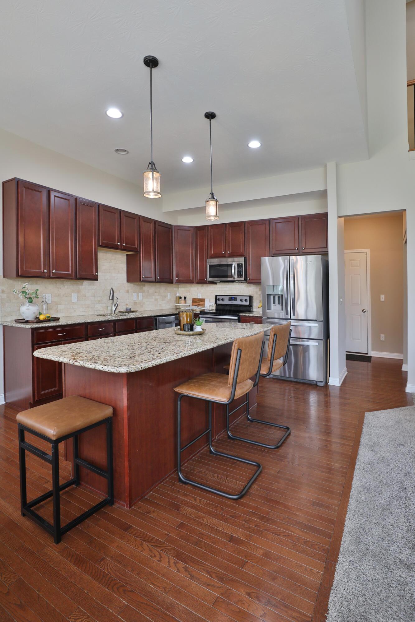 2607 Loris Way
