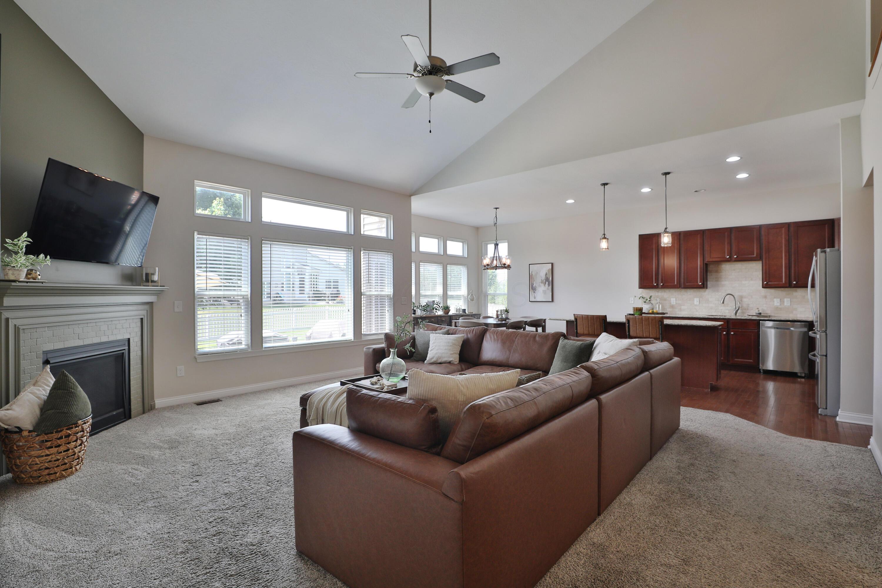 2607 Loris Way