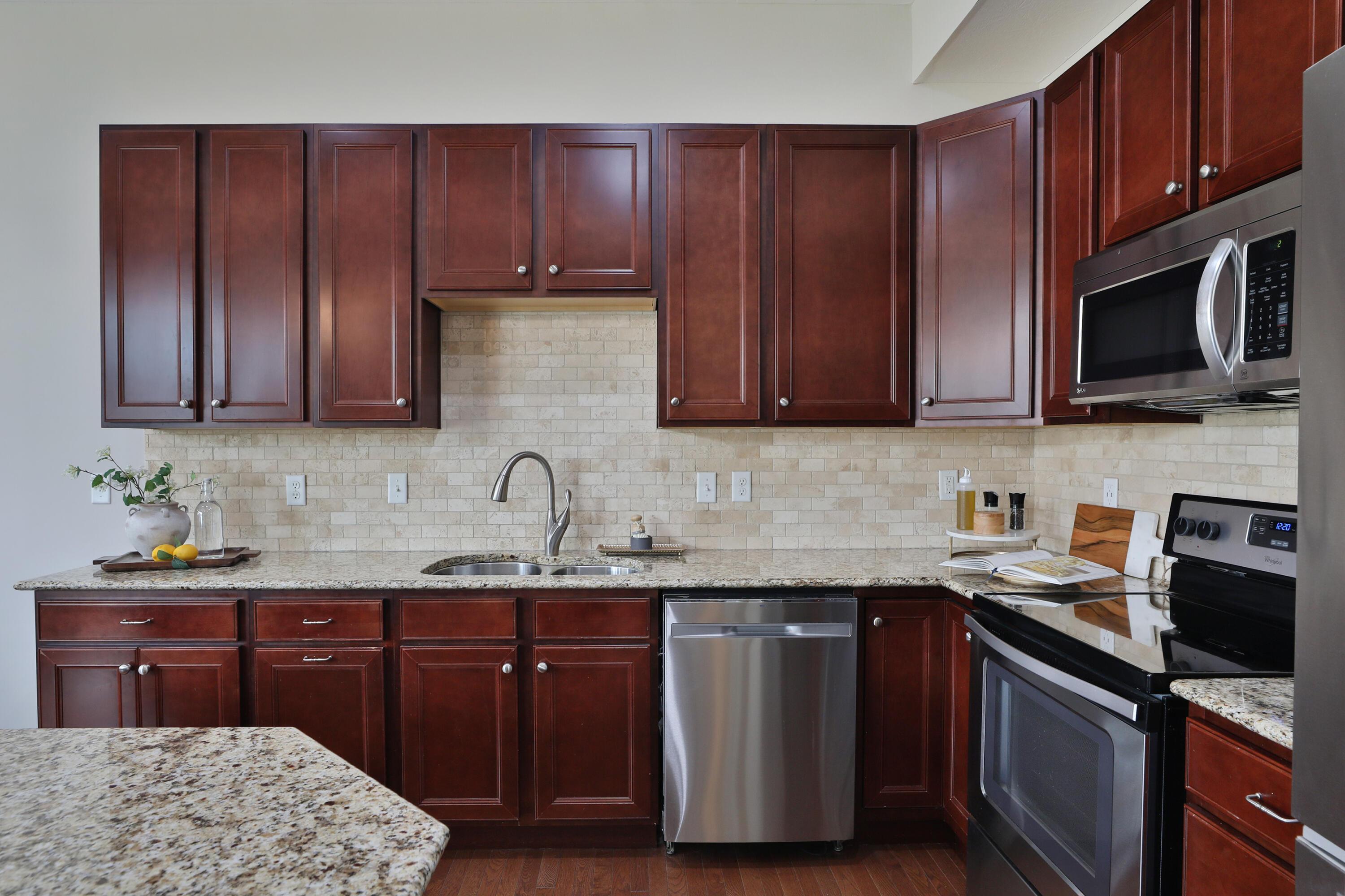 2607 Loris Way
