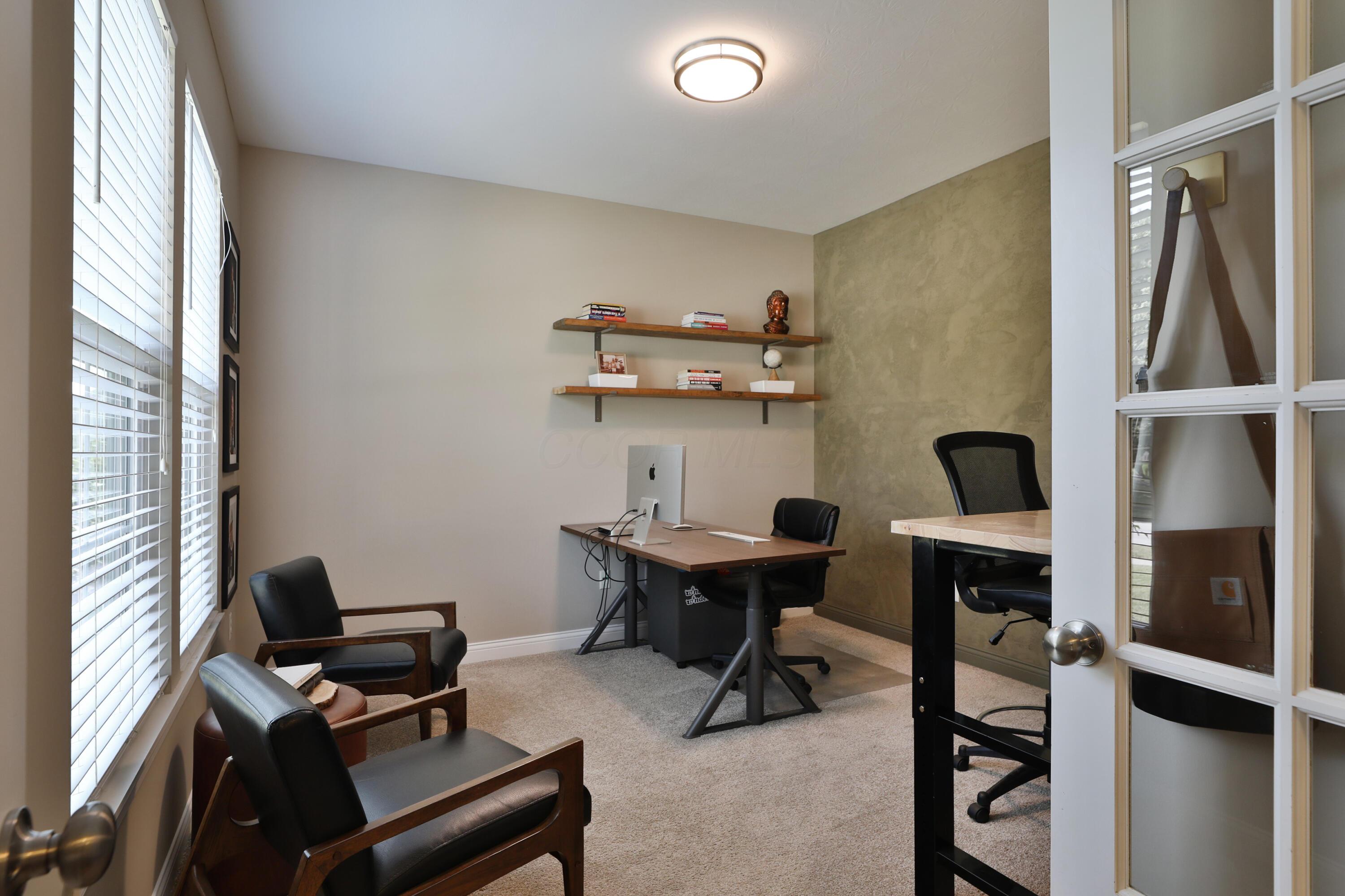 2607 Loris Way