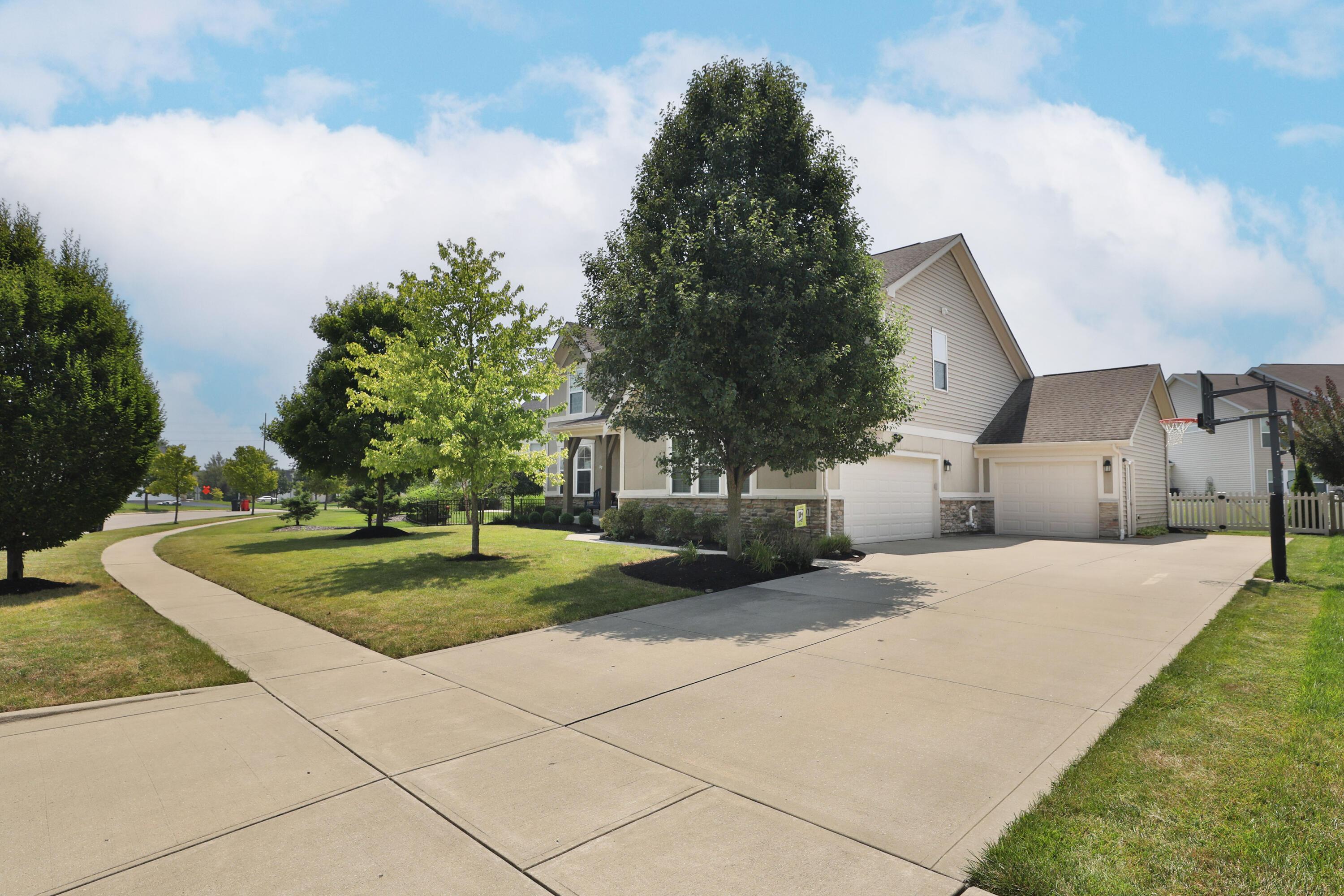 2607 Loris Way