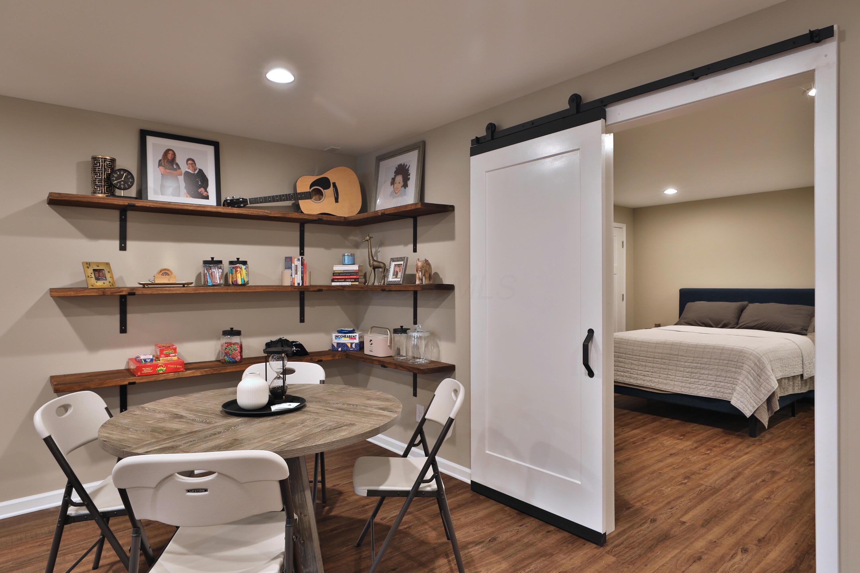 2607 Loris Way