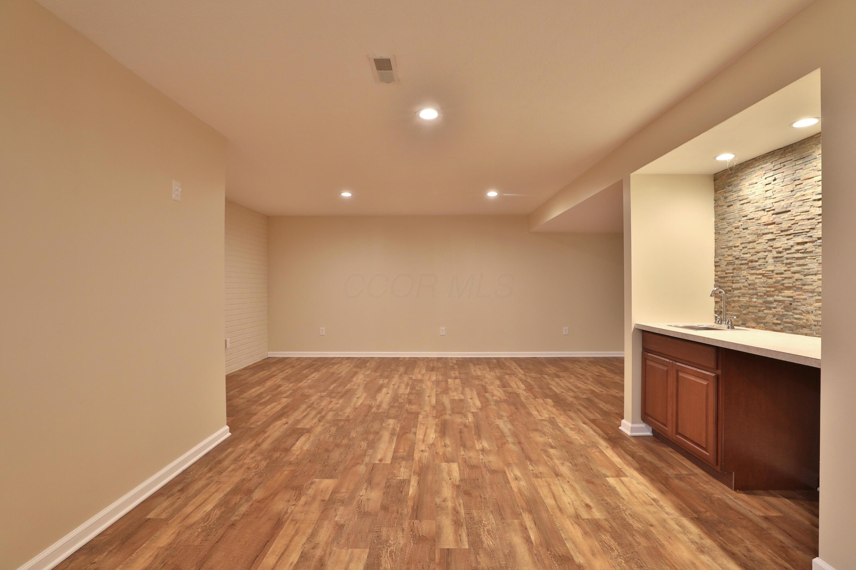 5016 Foxtail Drive, 37