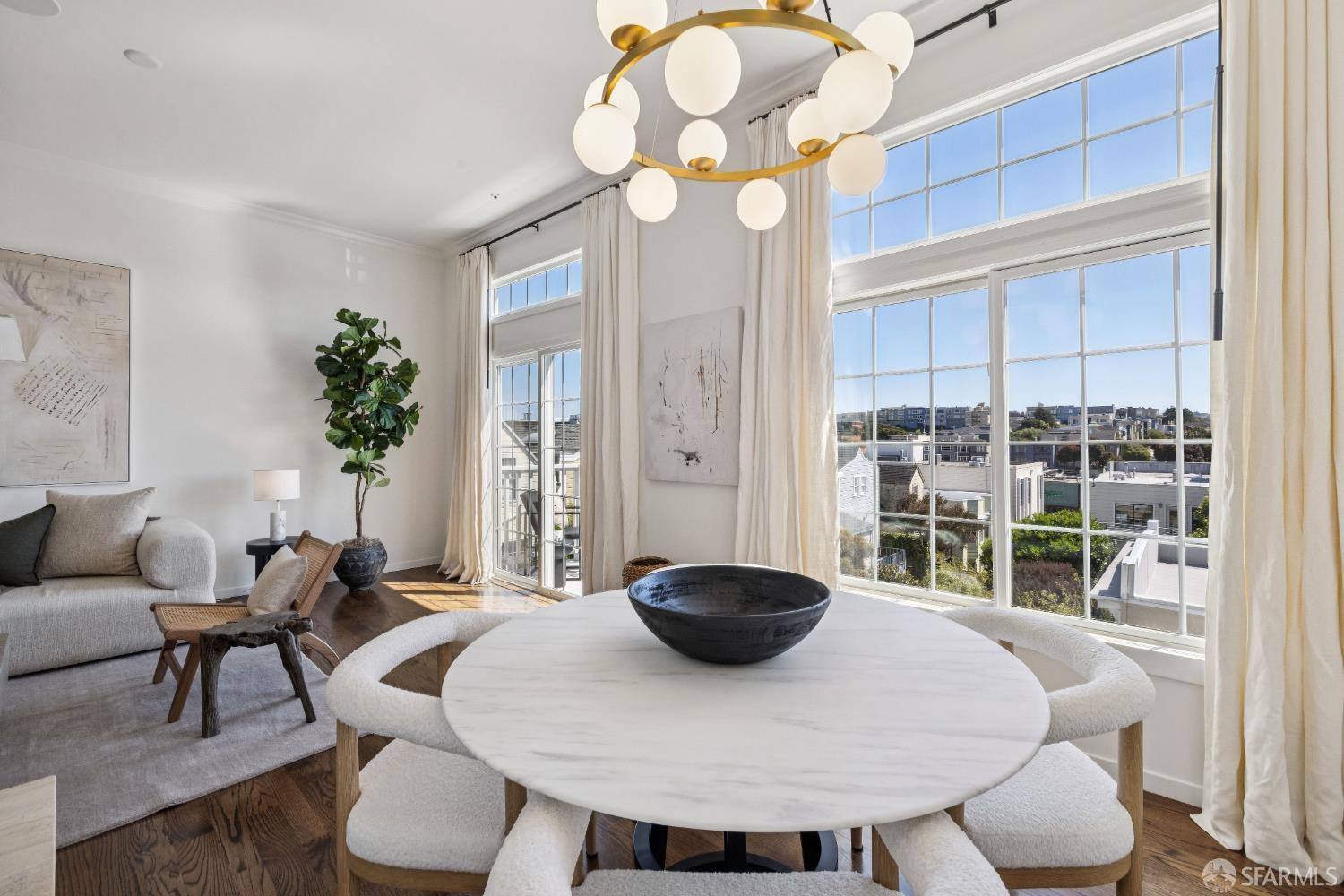 3521 Sacramento Street