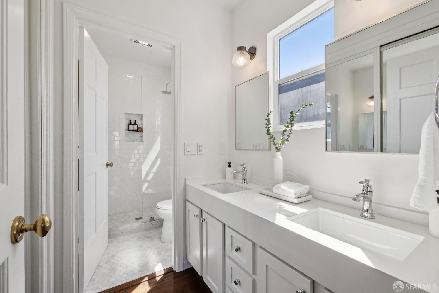 3521 Sacramento Street