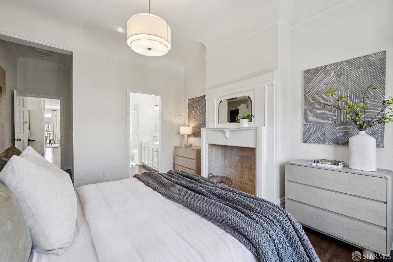 3521 Sacramento Street