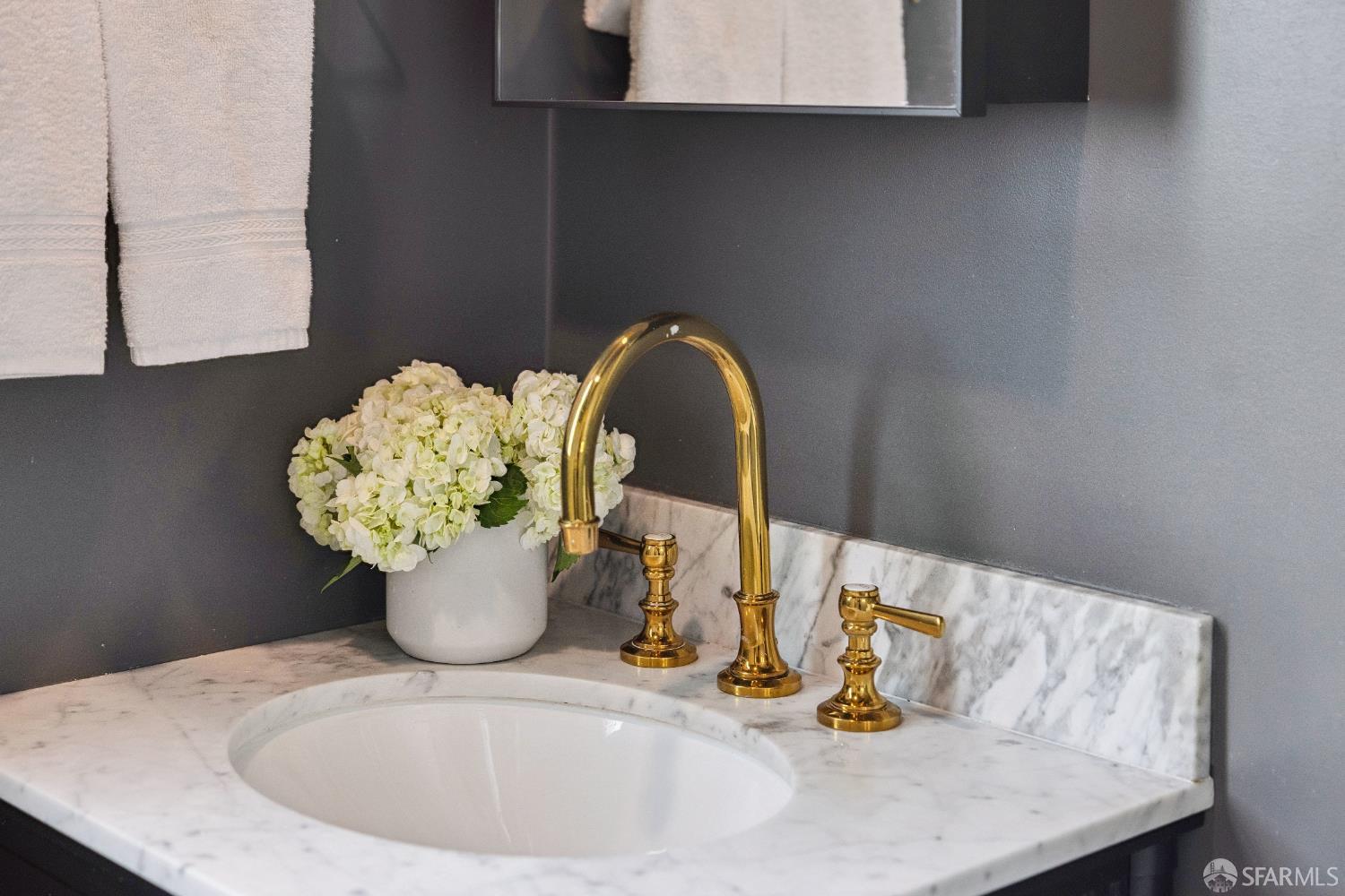 3521 Sacramento Street