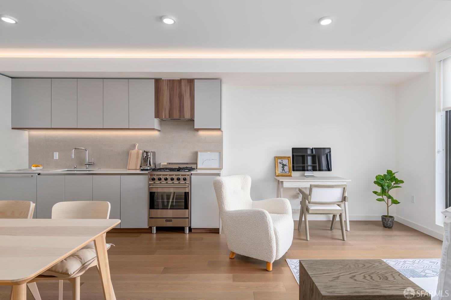 2448 Lombard Street # 313