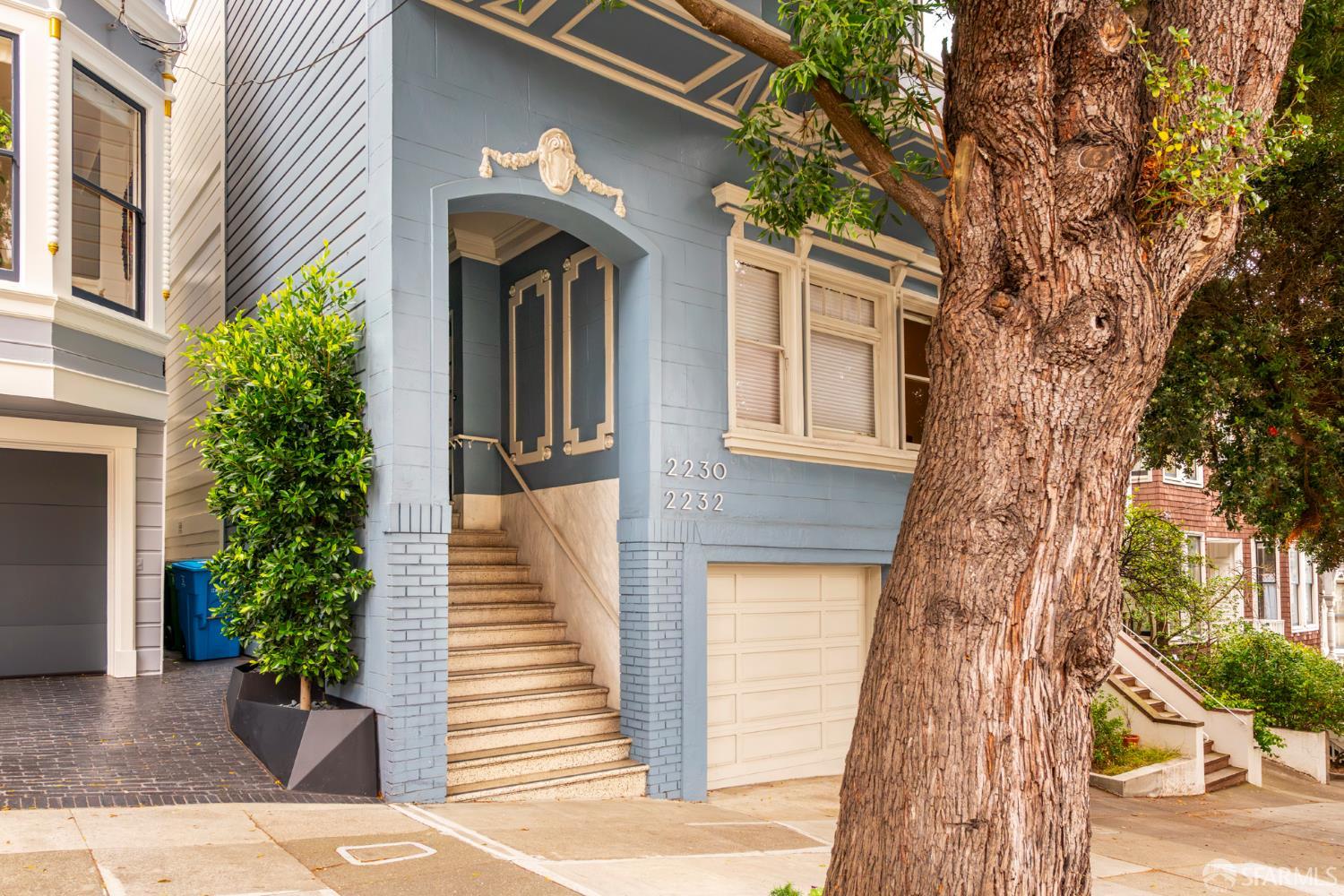 2232 Divisadero Street