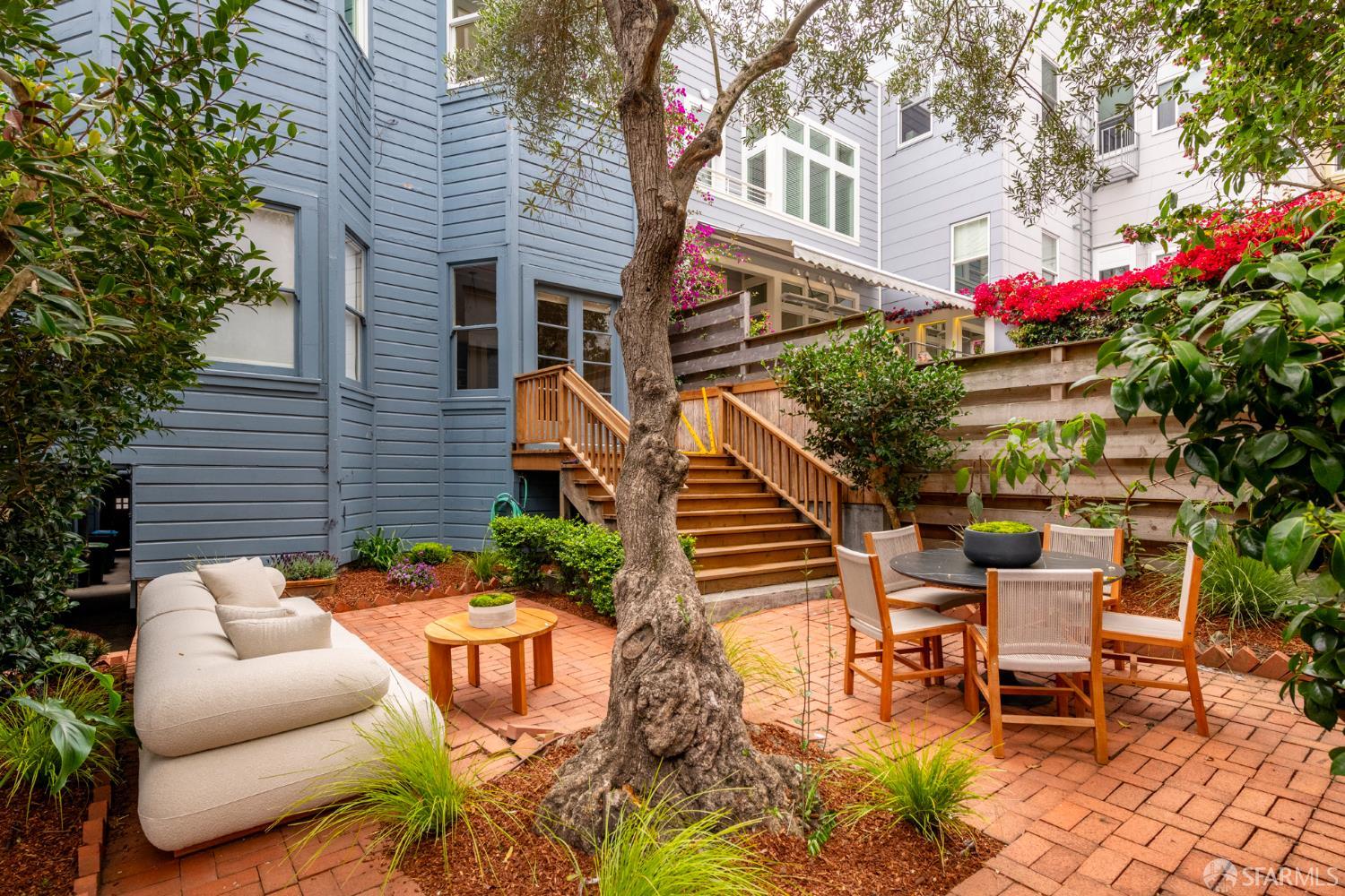 2232 Divisadero Street