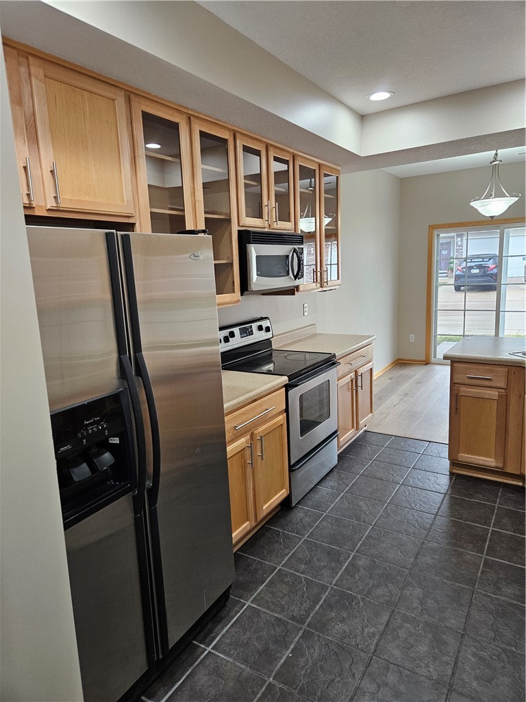2101 Meadow Court 1004