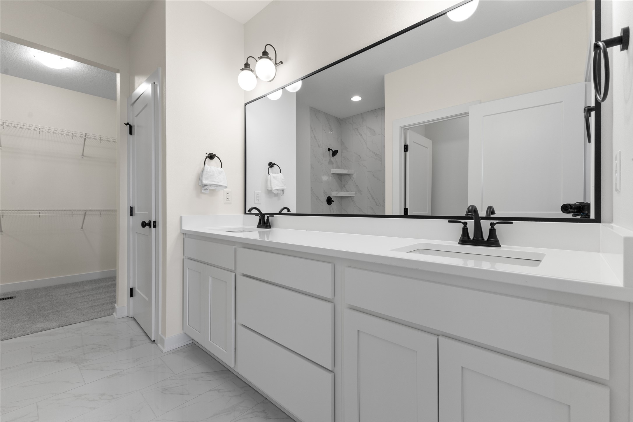 2307 Green Leaf Circle