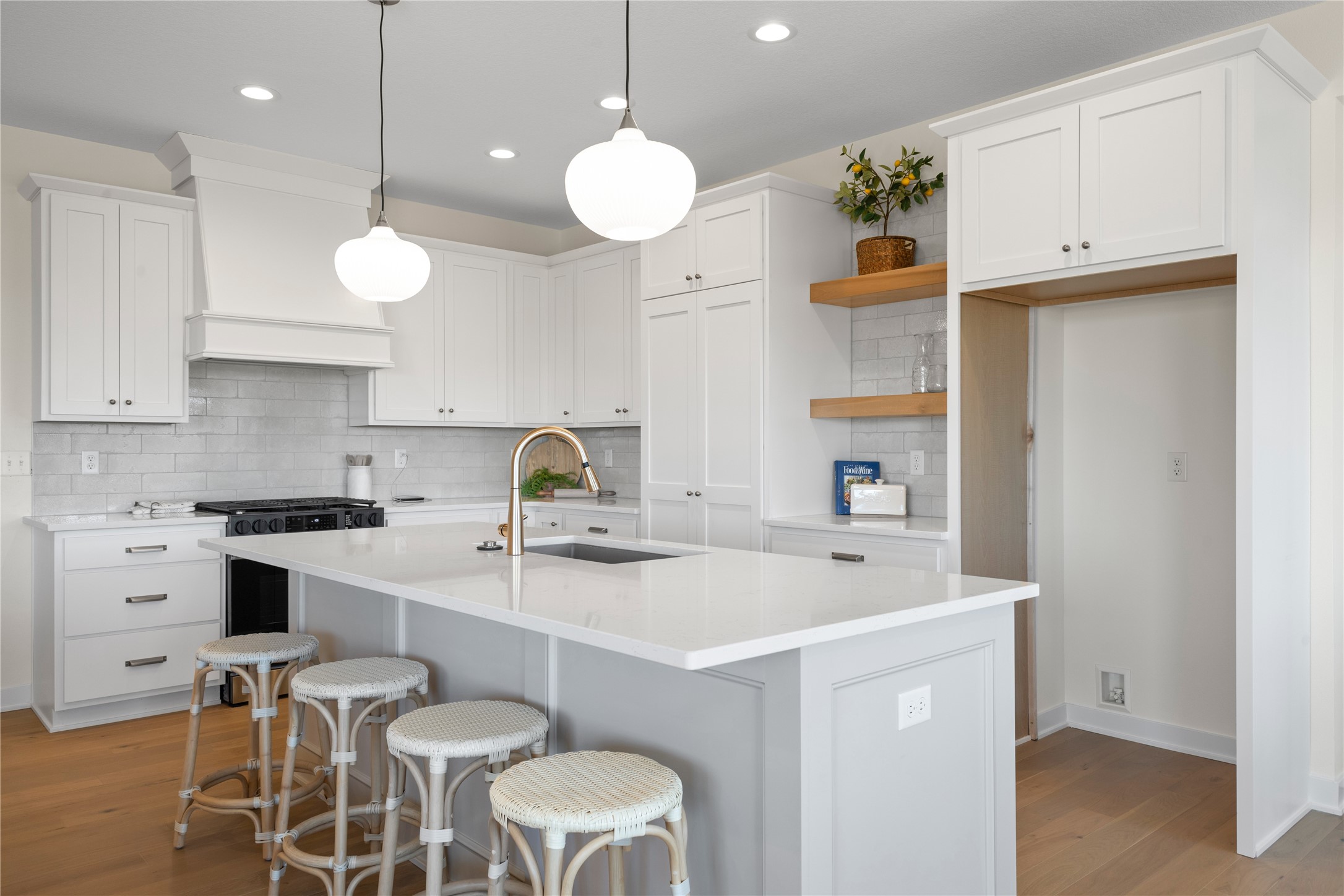 2307 Green Leaf Circle