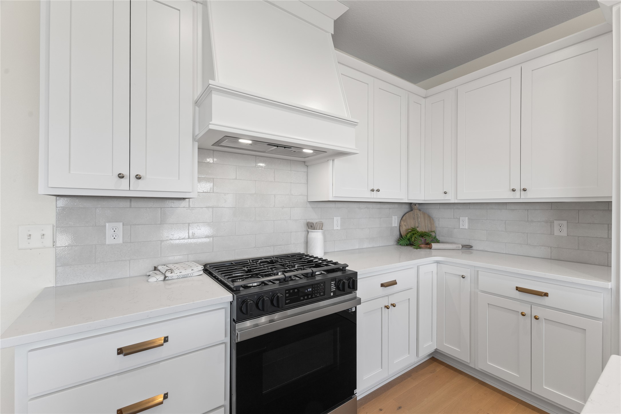 2307 Green Leaf Circle