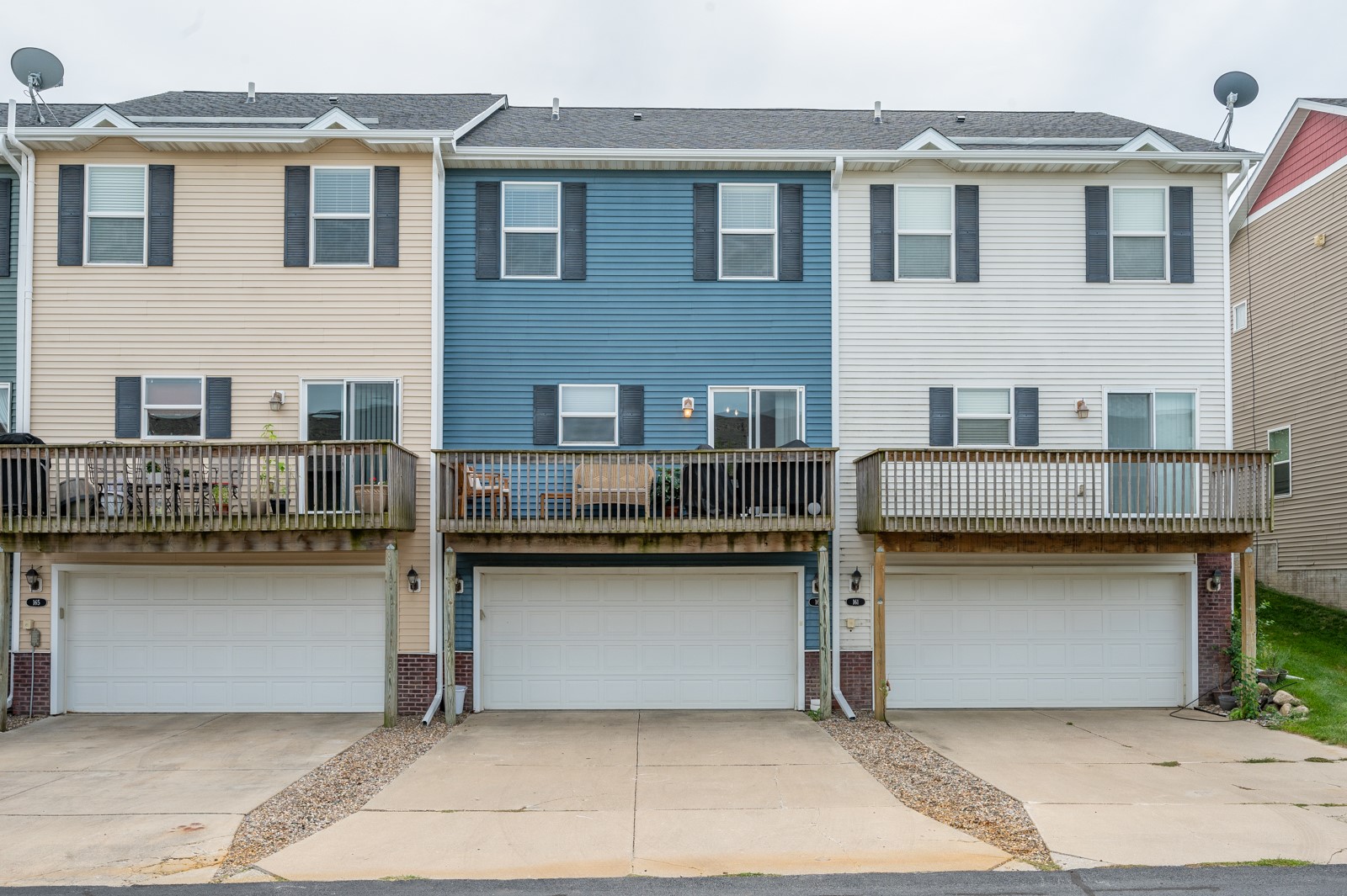 163 SE Booth Avenue