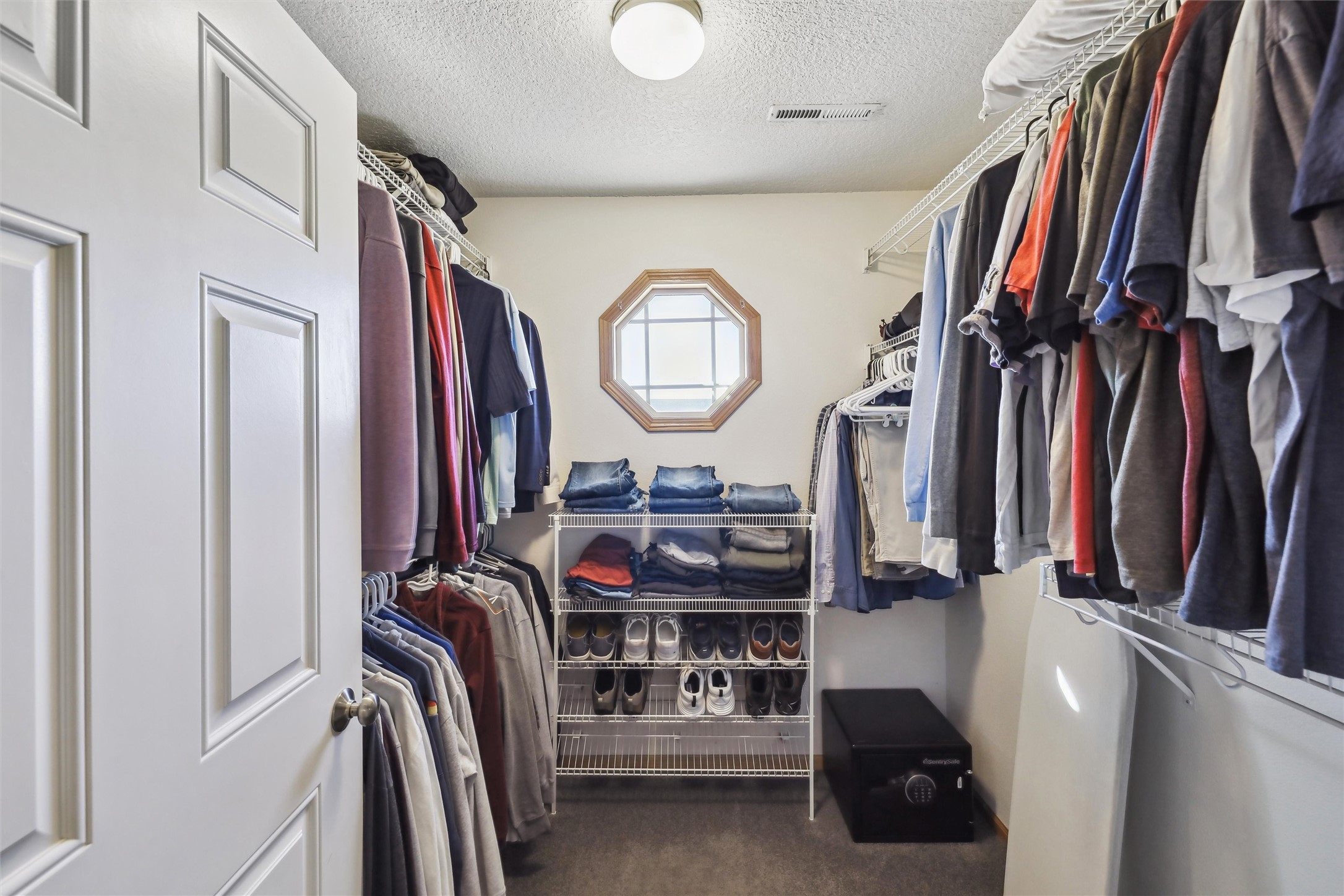1416 Linden Circle