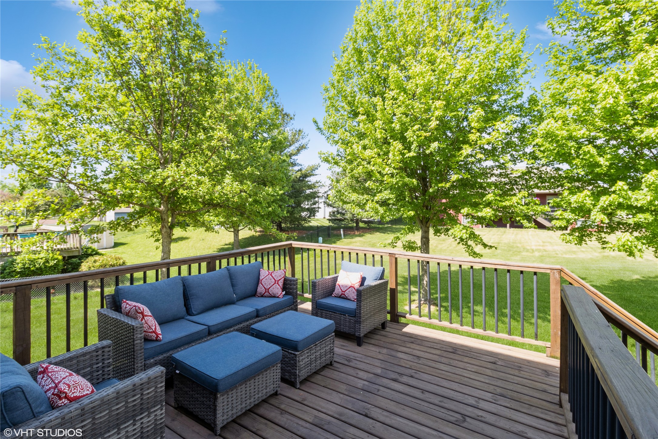 811 N T Court