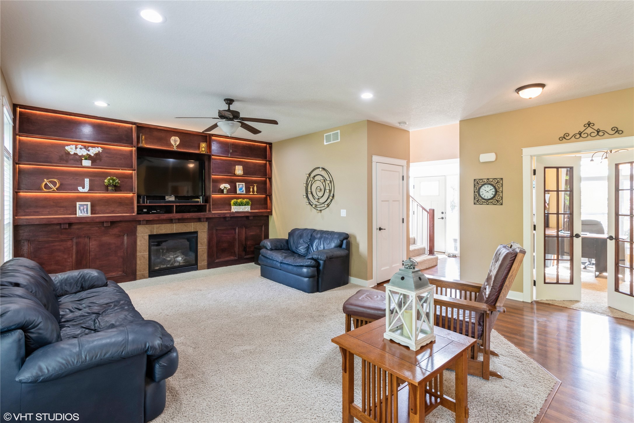 811 N T Court
