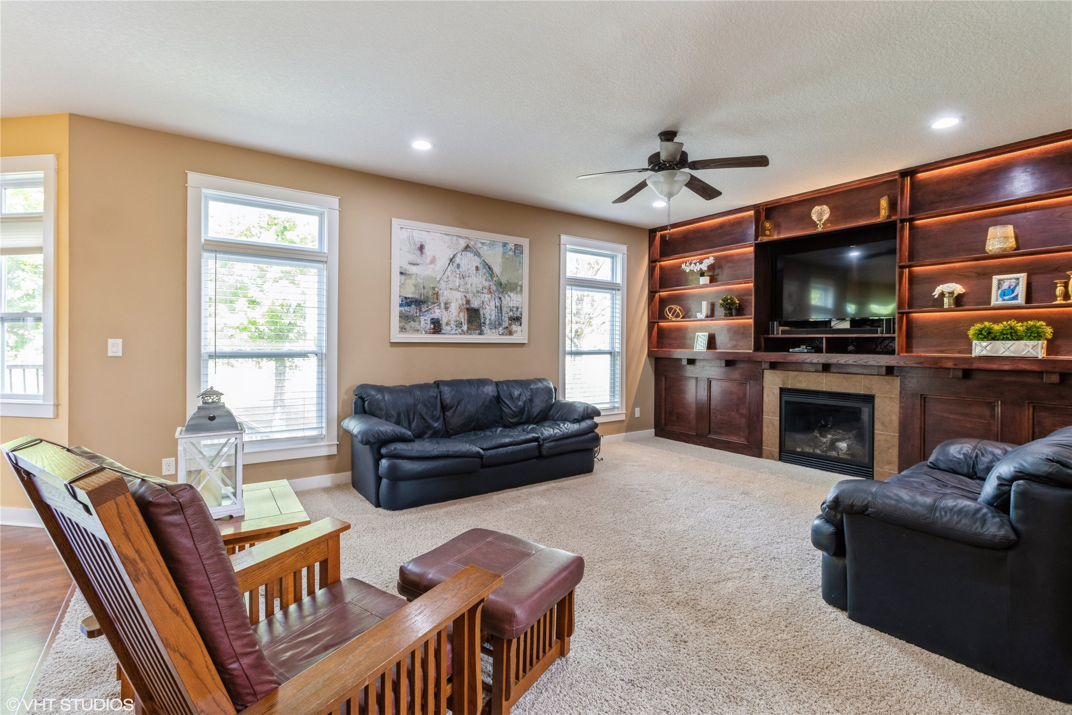811 N T Court