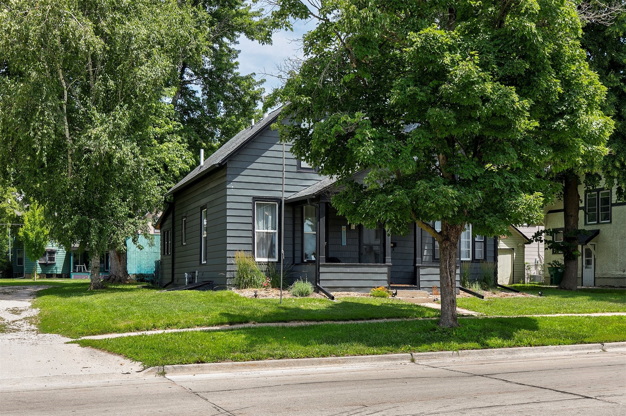 404 W Salem Avenue