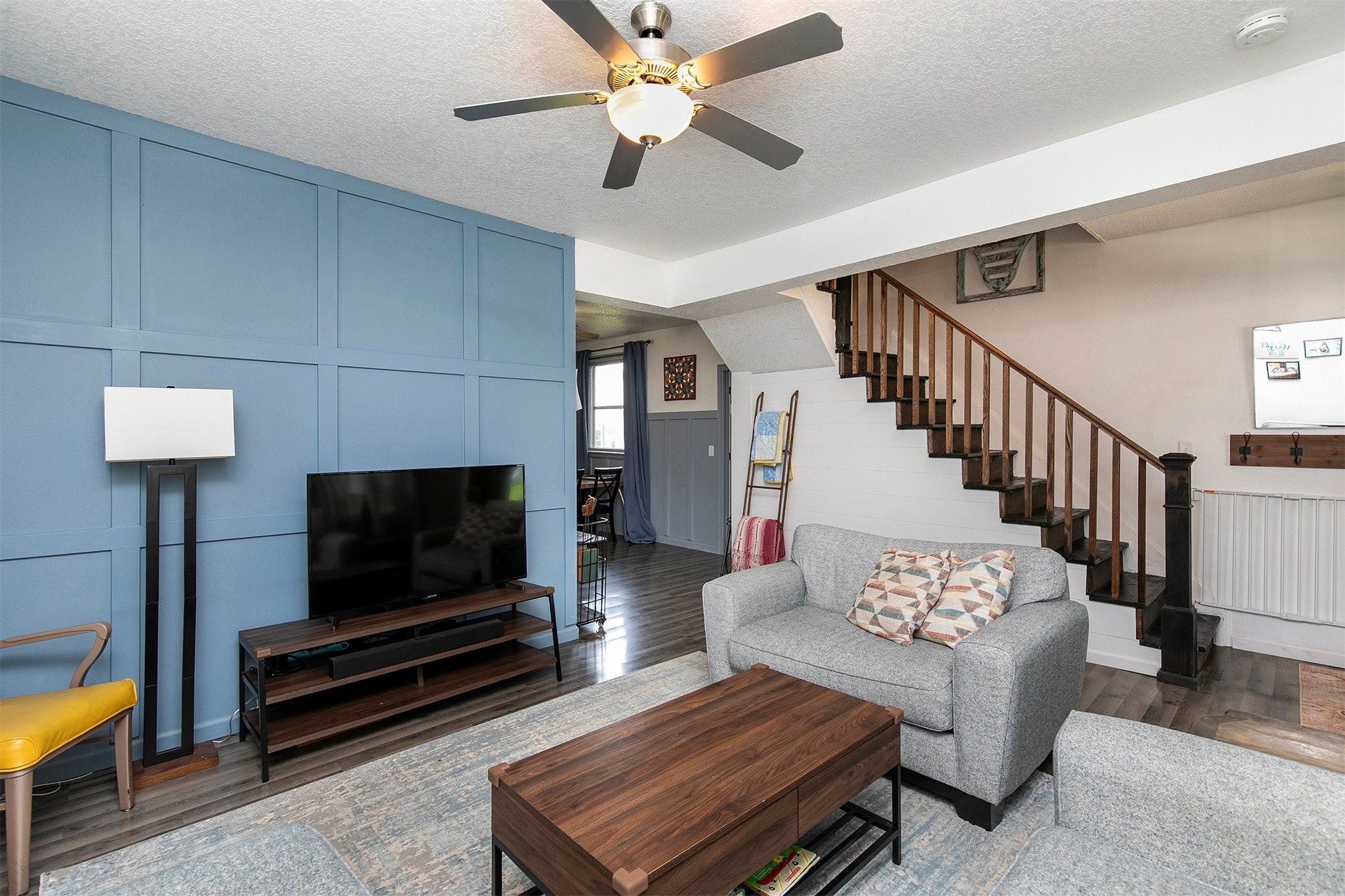 404 W Salem Avenue