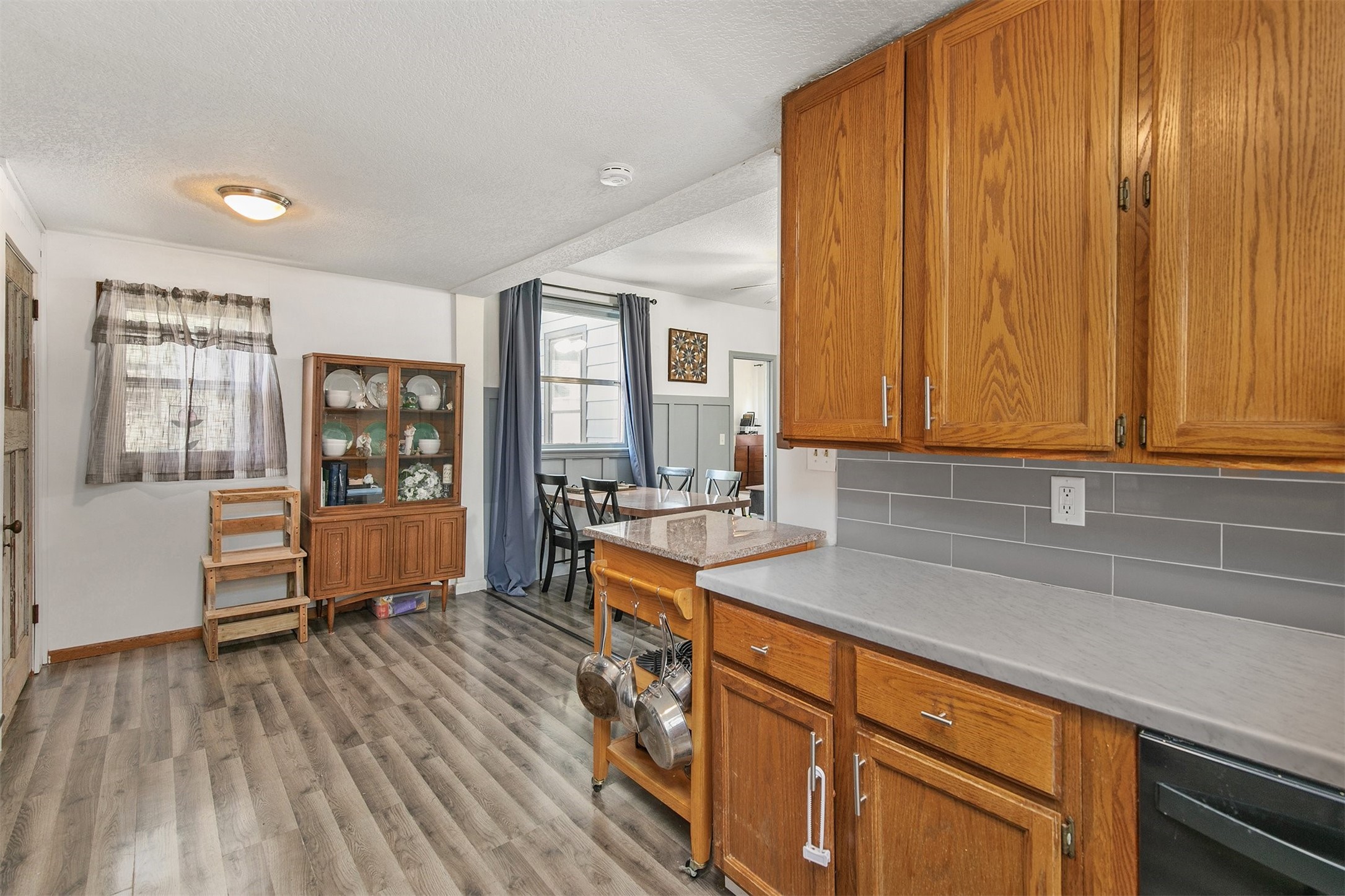 404 W Salem Avenue