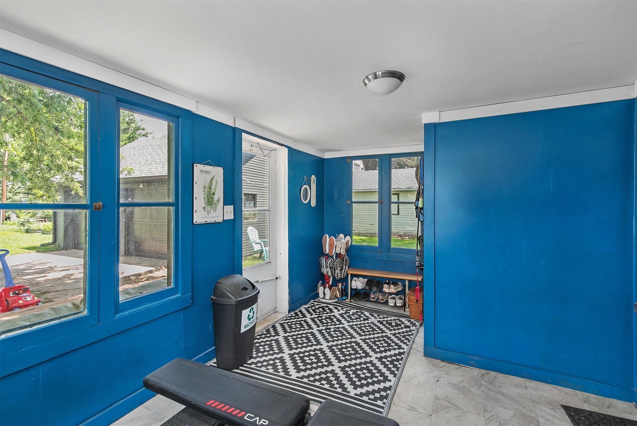 404 W Salem Avenue