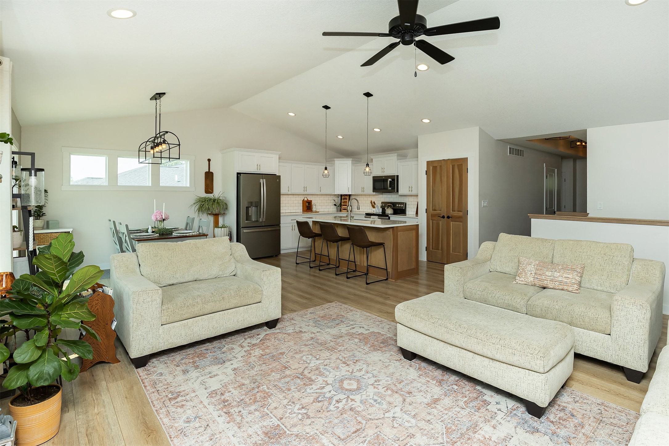 1304 S L Court
