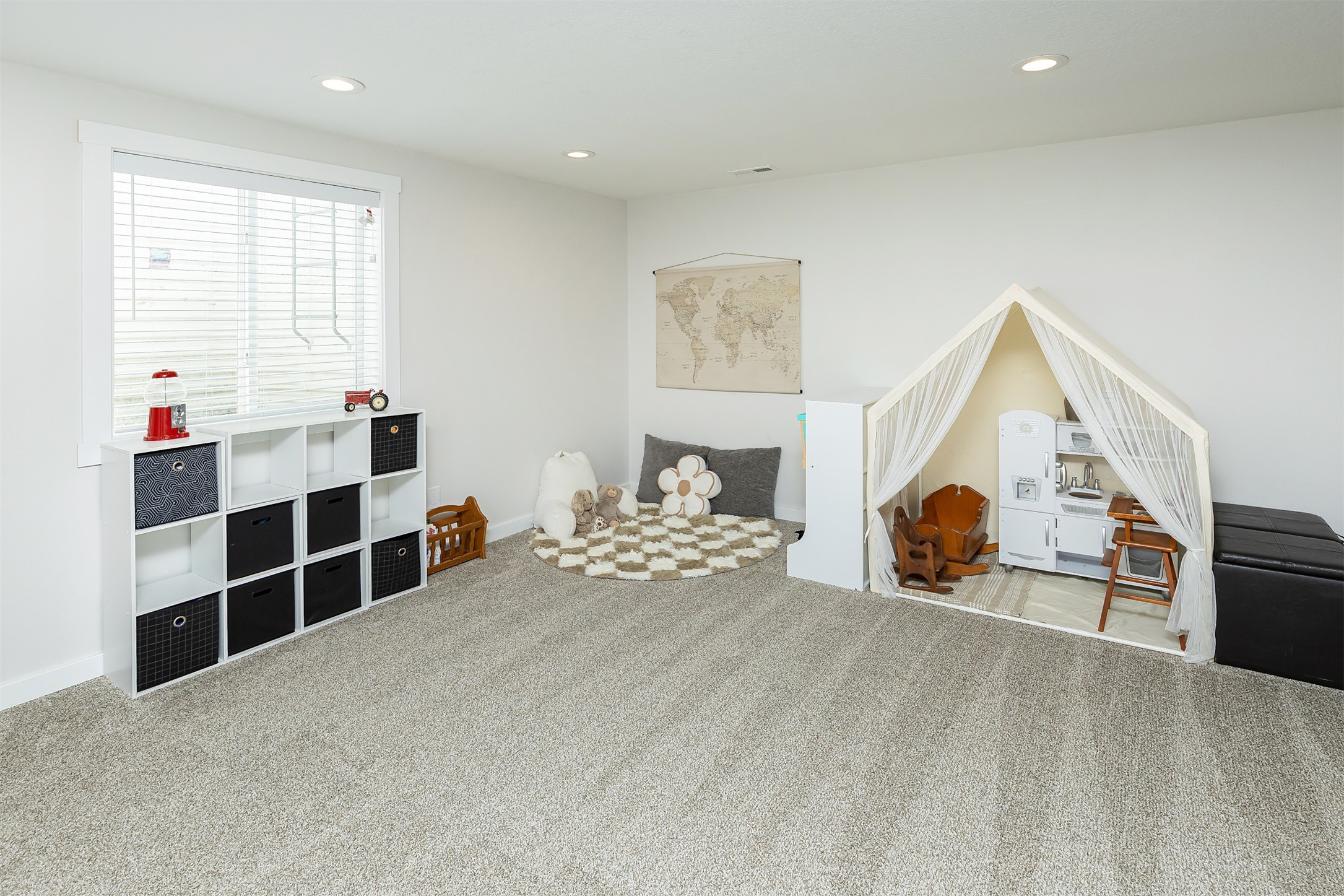 1304 S L Court
