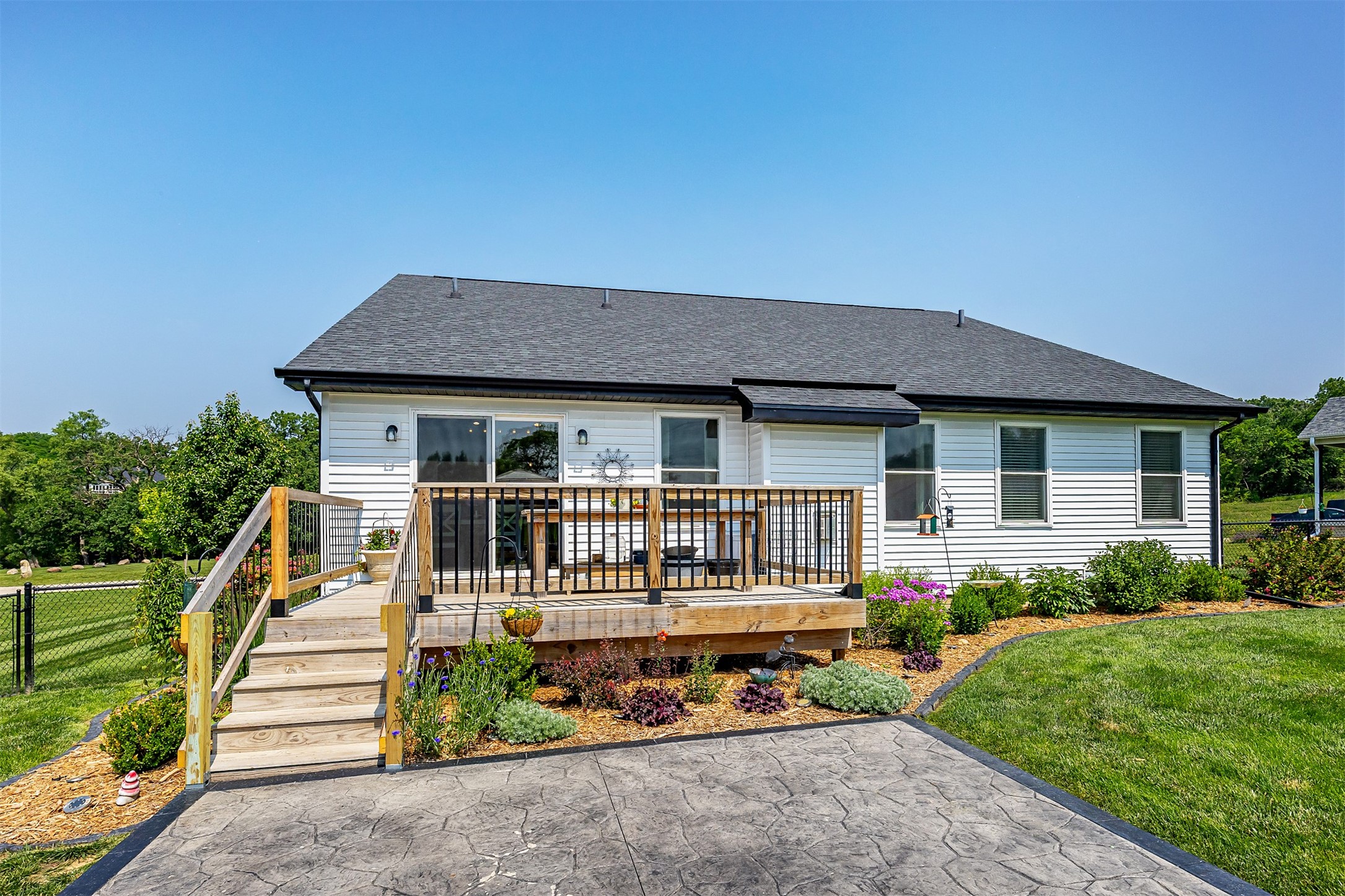1304 S L Court