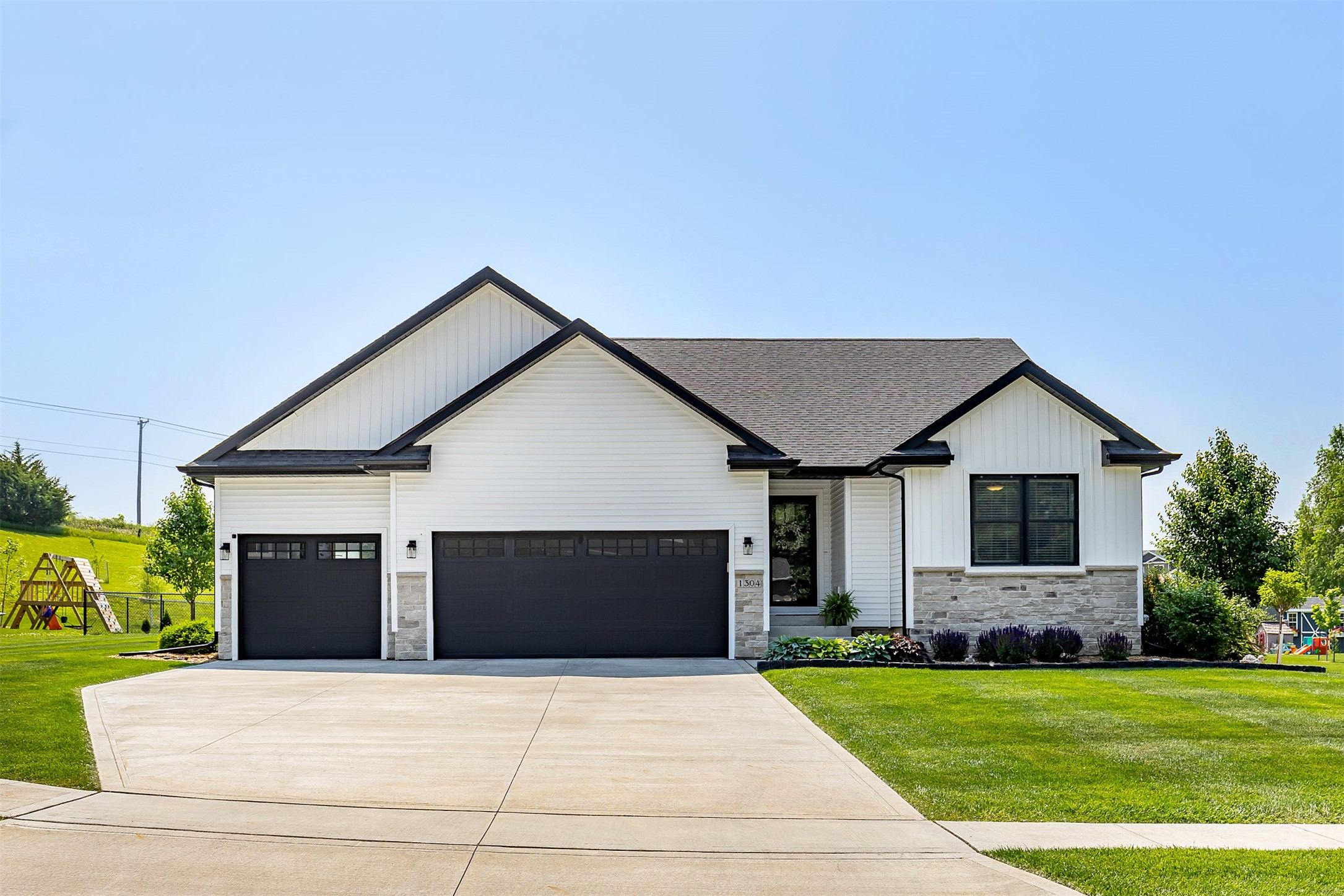 1304 S L Court
