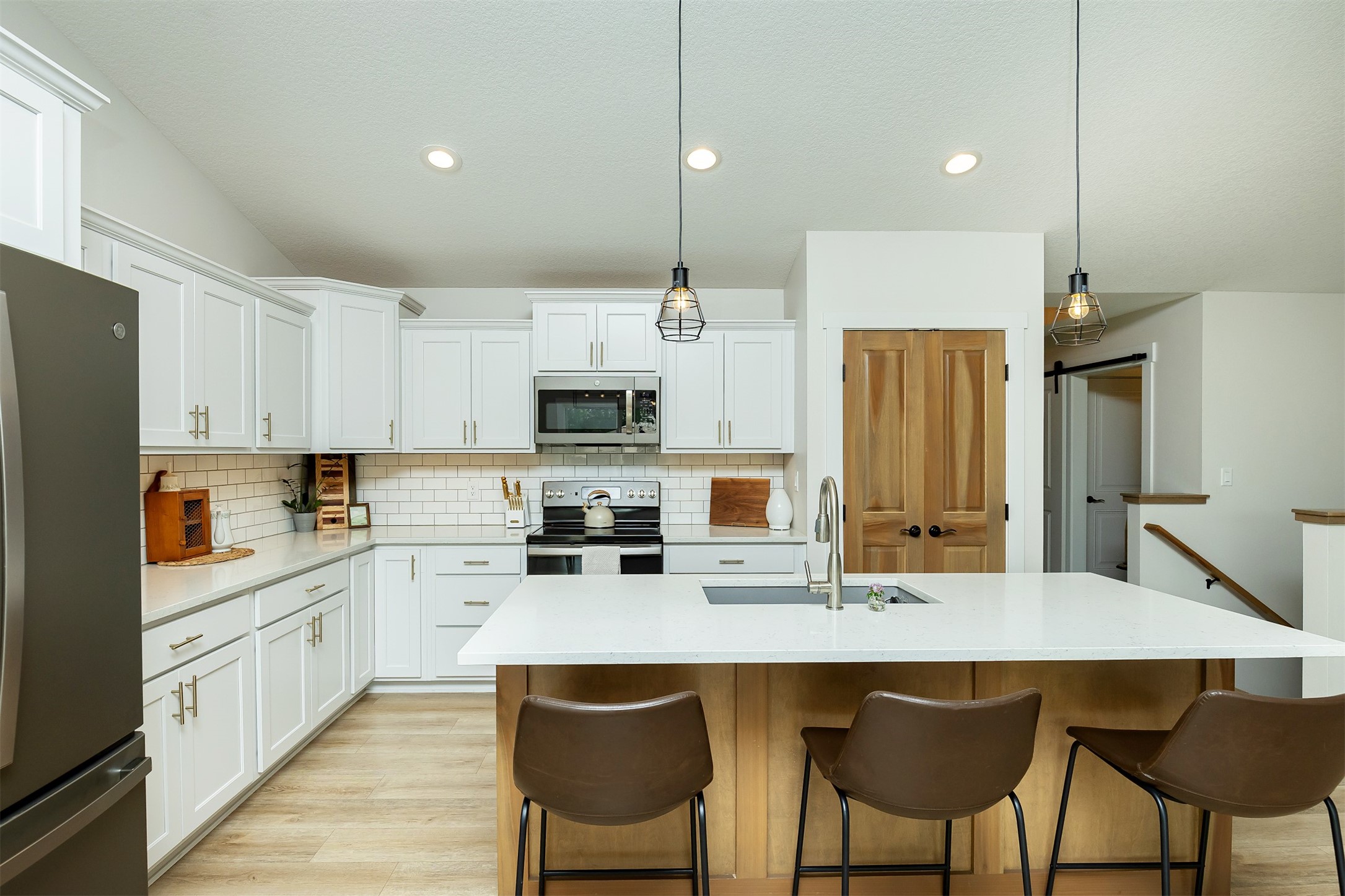 1304 S L Court